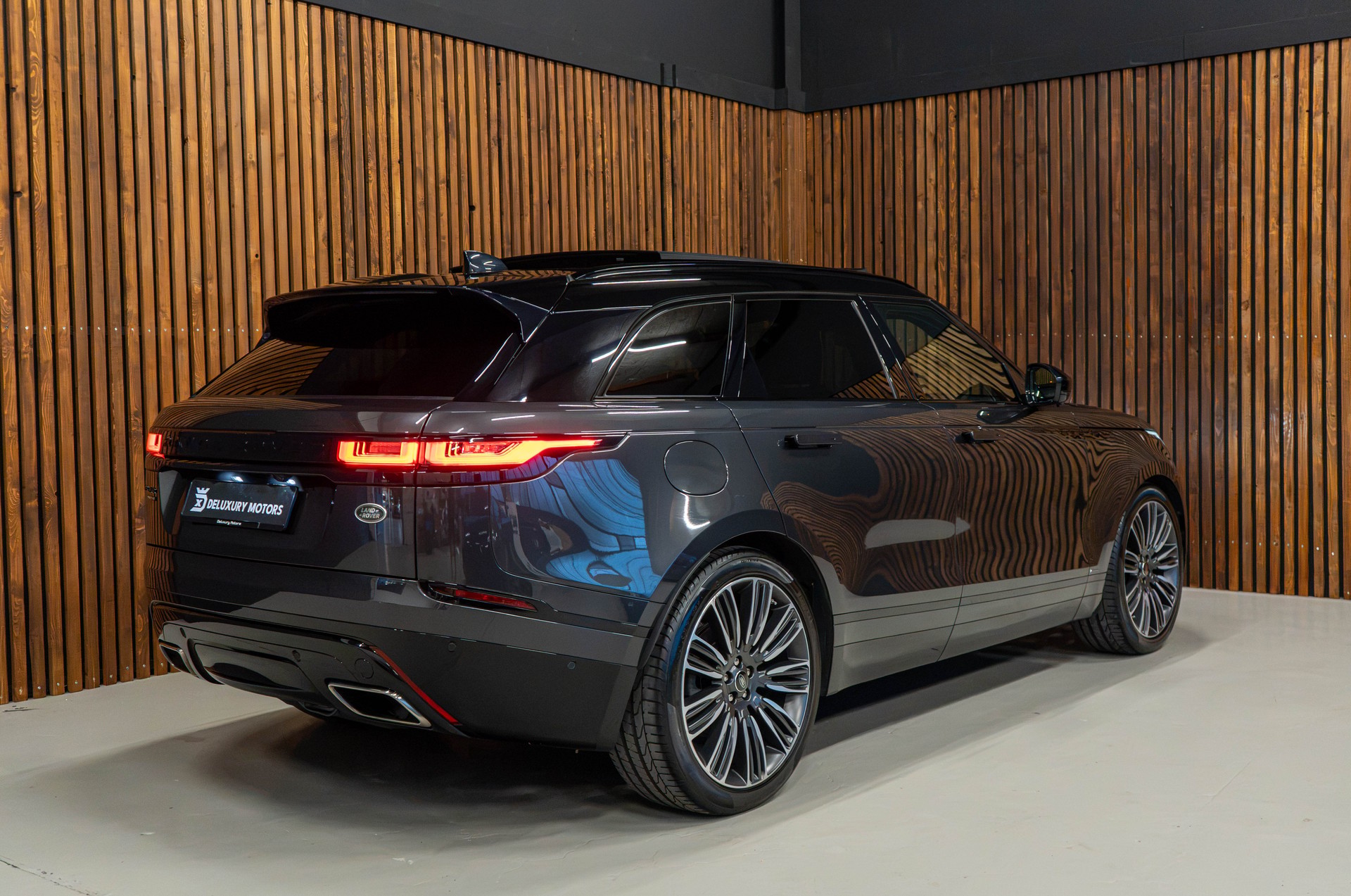 LAND ROVER Range Rover Velar 3.0 V6 R-Dynamic HSE-showroom-element-1