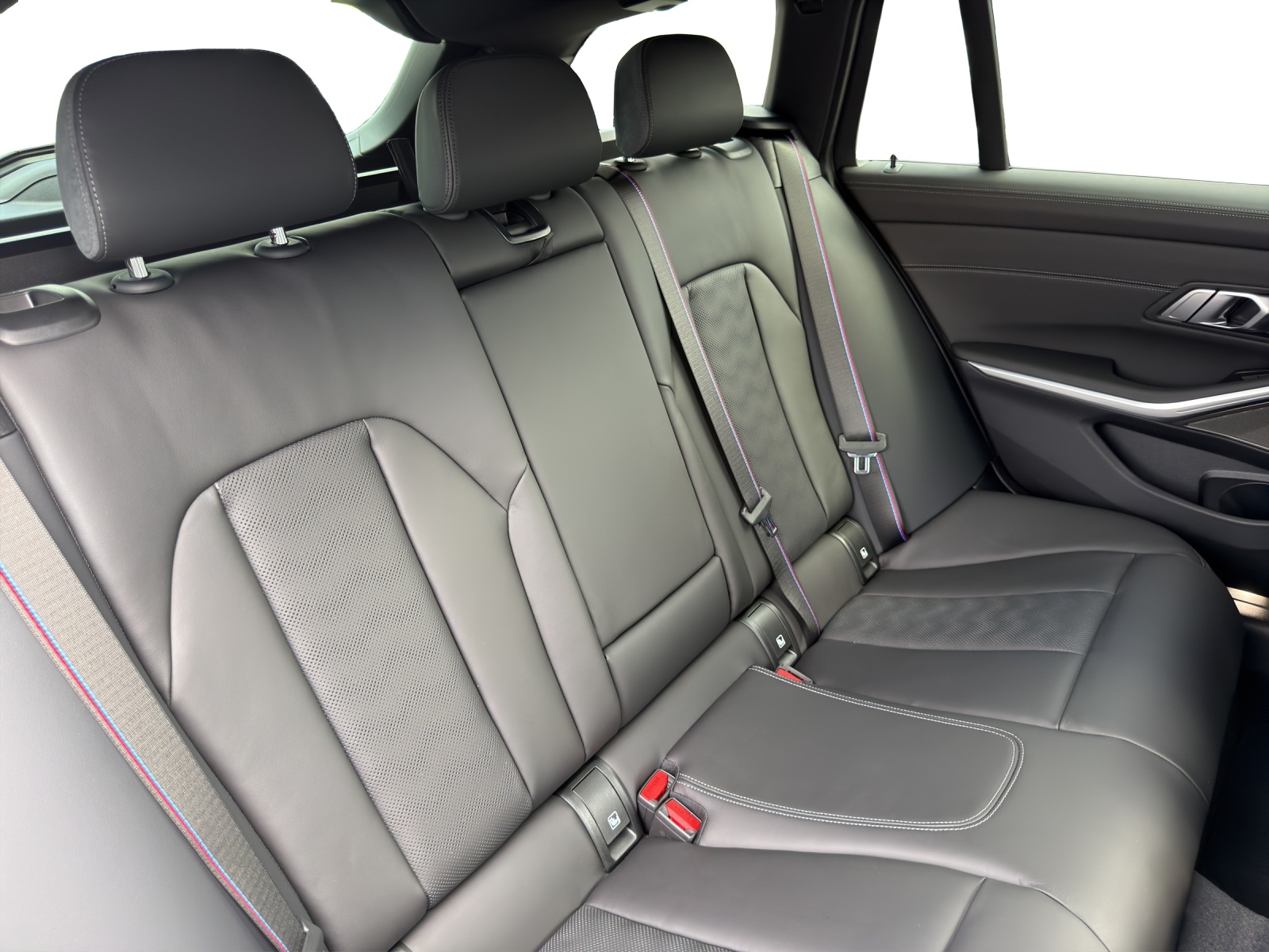 BMW M3 Touring xDrive Competition M-image-15