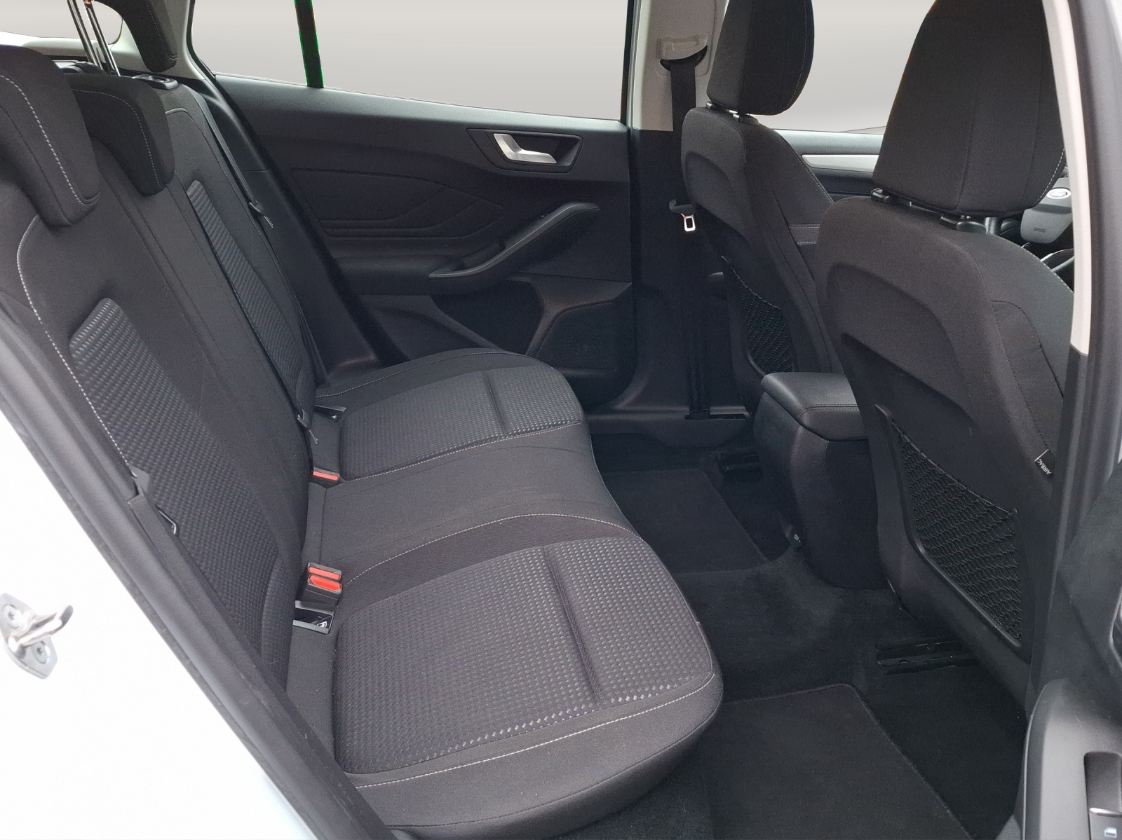 FORD Focus 1.5 TDCi Trend+ Automatic-image-10