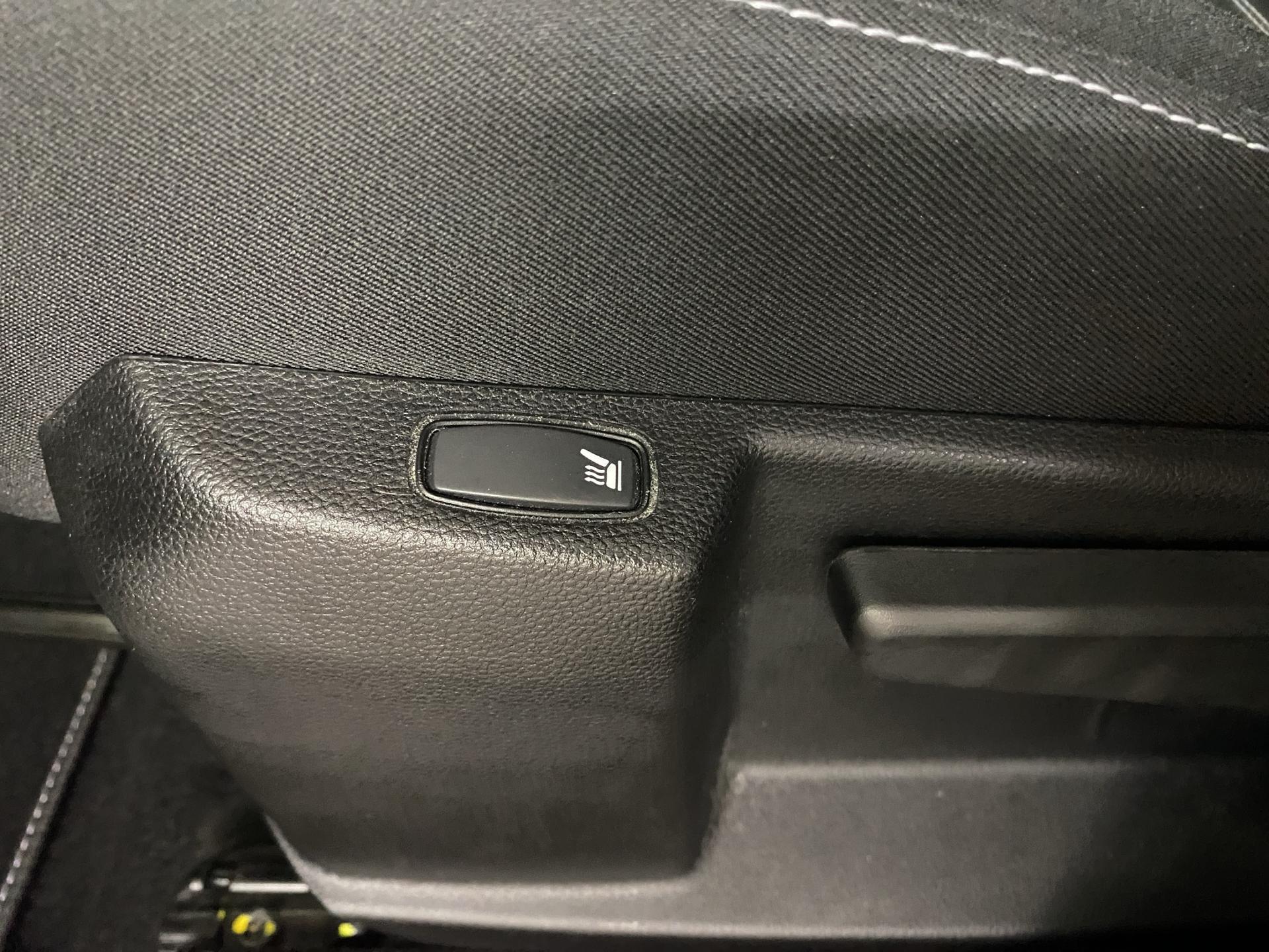 DACIA Duster TCe 150 Journey+ 4x4-image-16