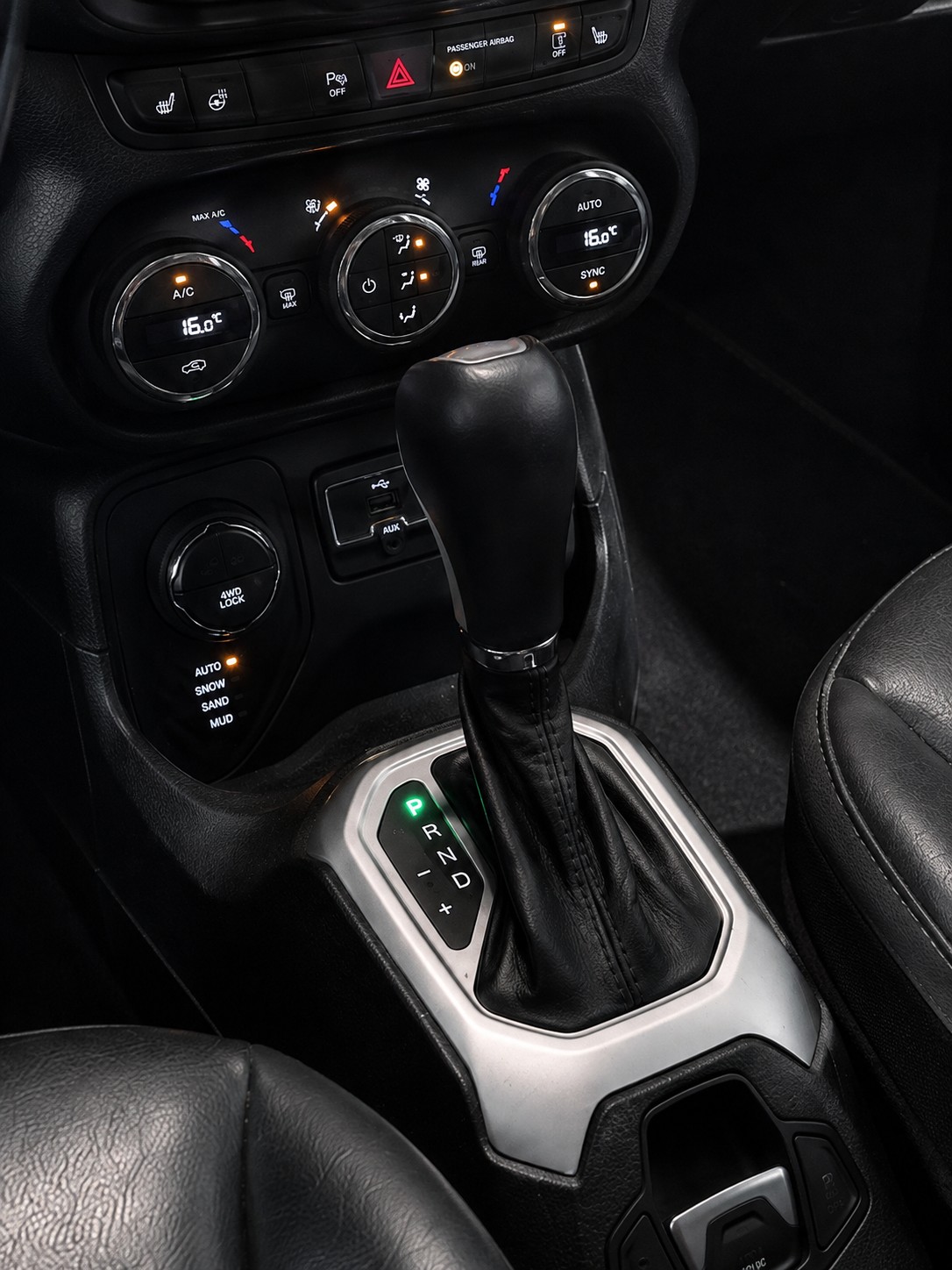 JEEP Renegade 2.0 CRD Limited AWD + Low Range 9ATX-image-10