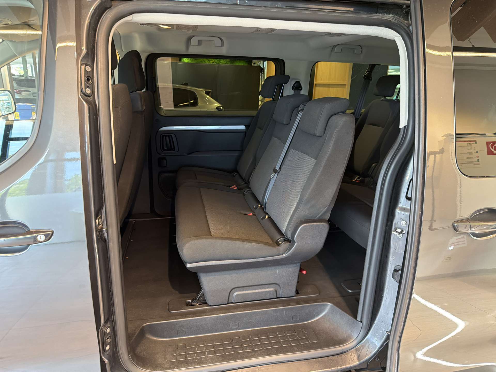 PEUGEOT Traveller 2.0 BlueHDi 9-Plätzer Business Long EAT-Automat-image-6