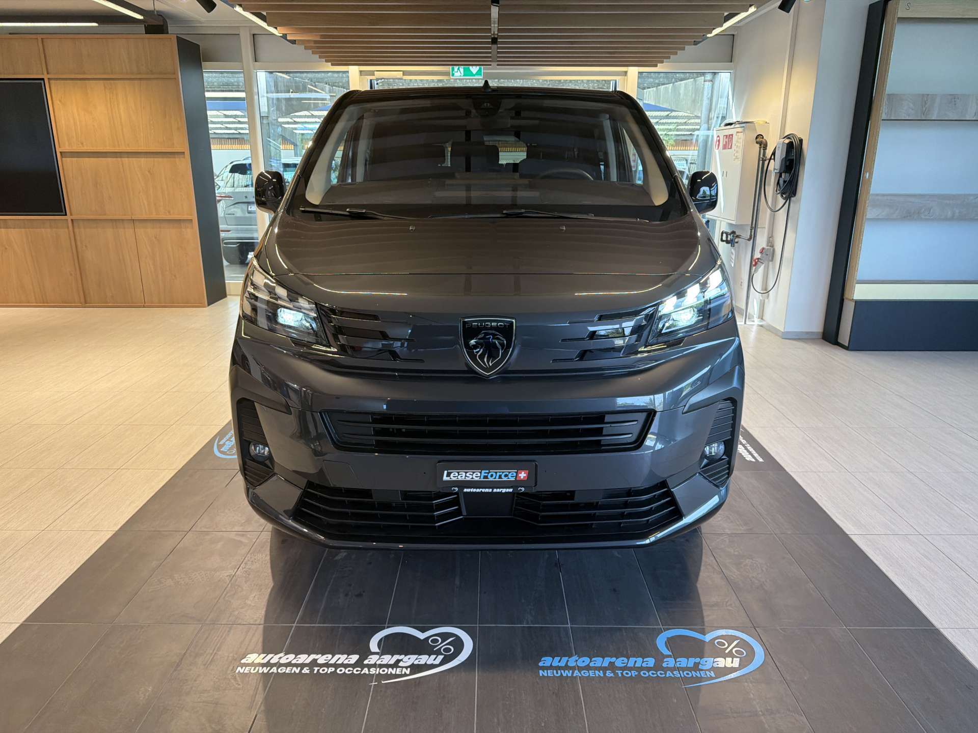 PEUGEOT Traveller 2.0 BlueHDi 9-Plätzer Business Long EAT-Automat-image-10