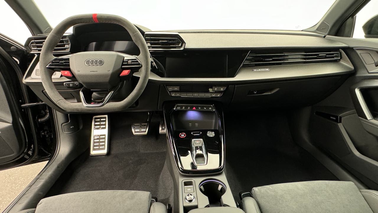 AUDI RS3 Sportback 2.5 TSI quattro S-tronic-image-5