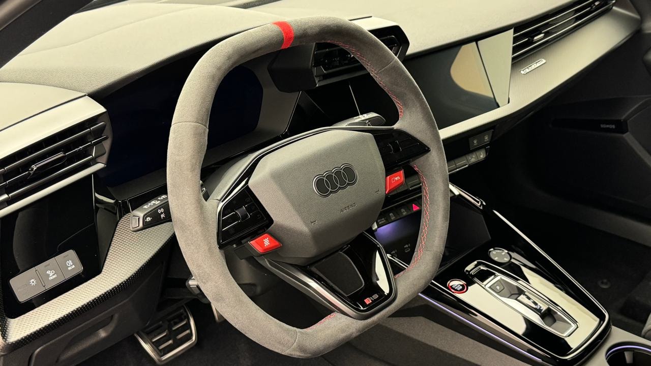 AUDI RS3 Sportback 2.5 TSI quattro S-tronic-image-6