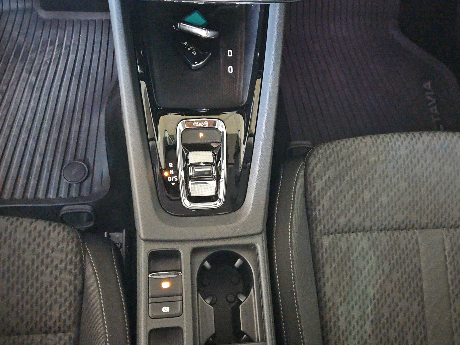 SKODA Octavia Combi 2.0 TSI Style DSG 4x4-image-18