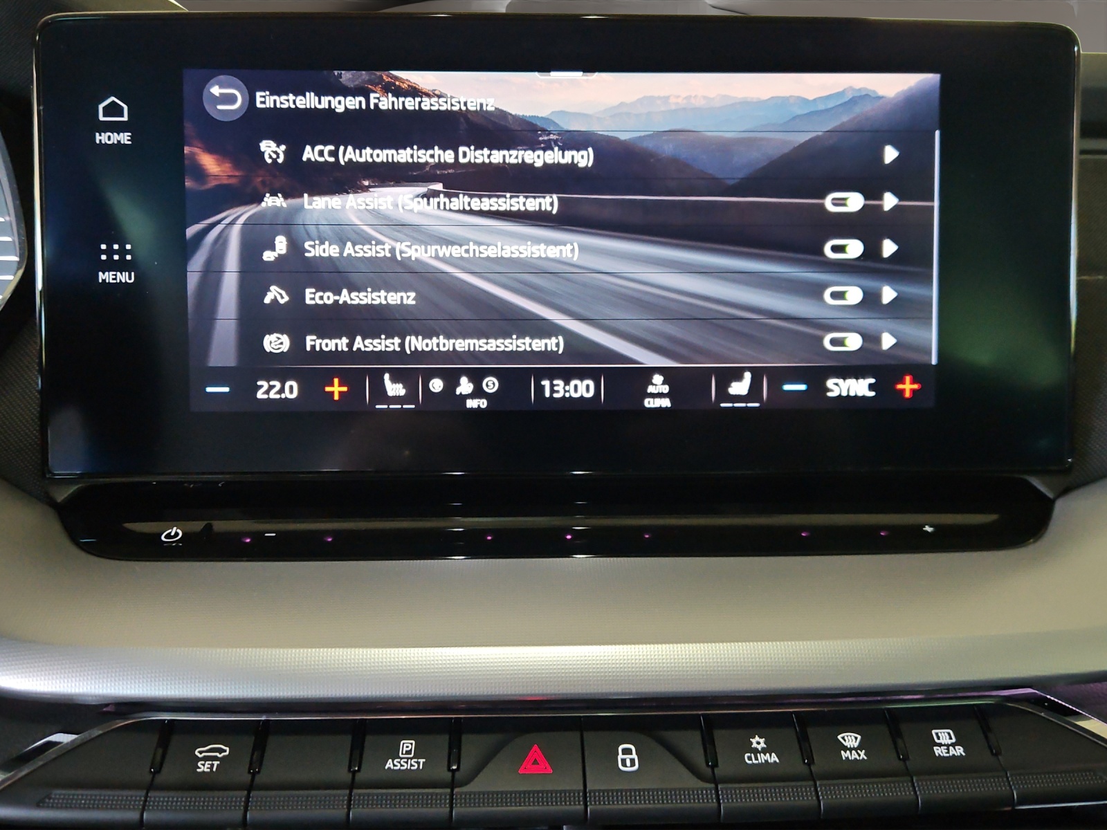 SKODA Octavia Combi 2.0 TSI Style DSG 4x4-image-14