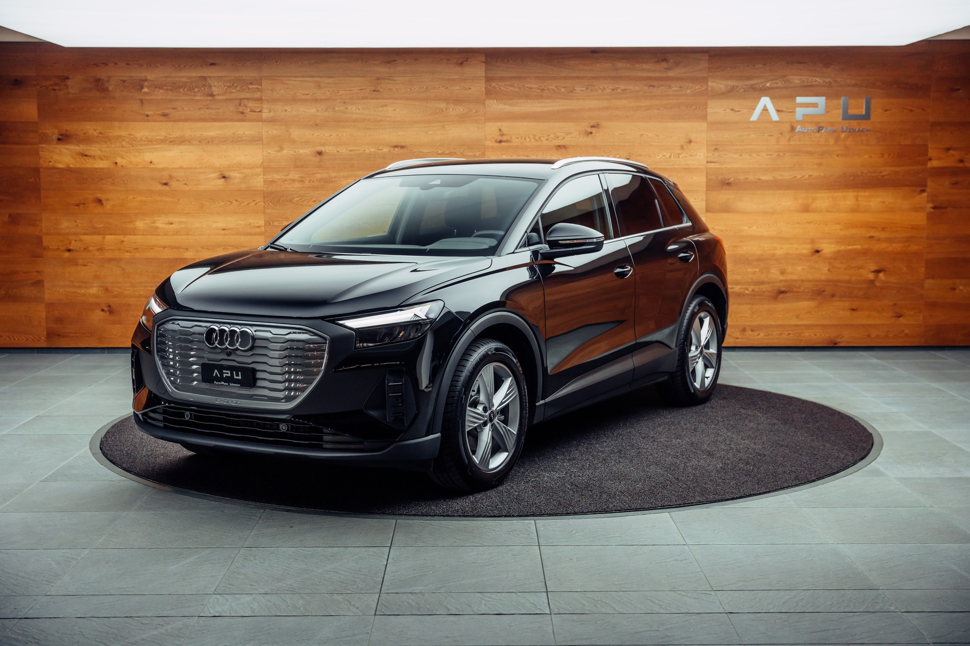 AUDI Q4 e-tron 35-showroom-element-2