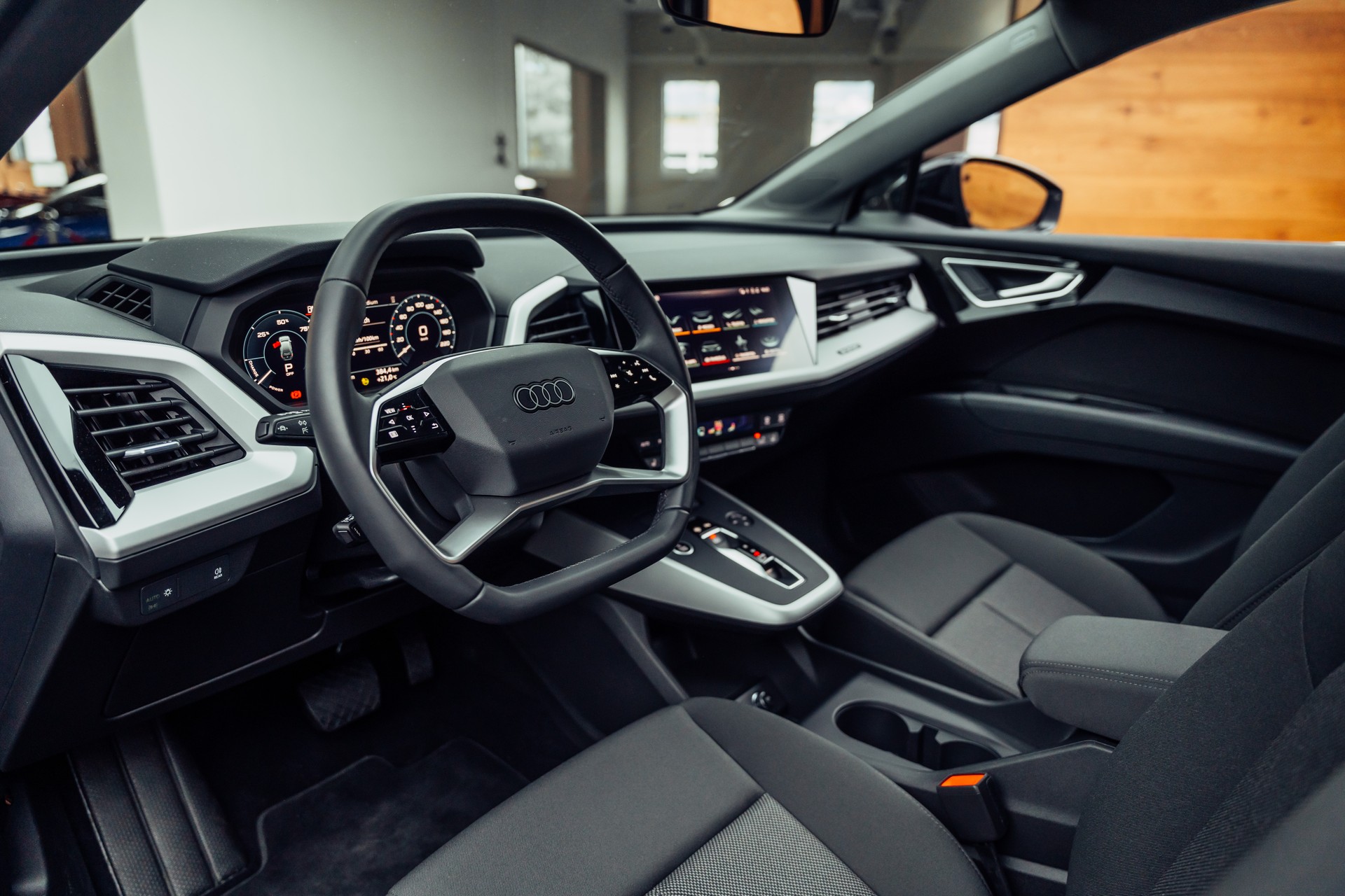 AUDI Q4 e-tron 35-image-4