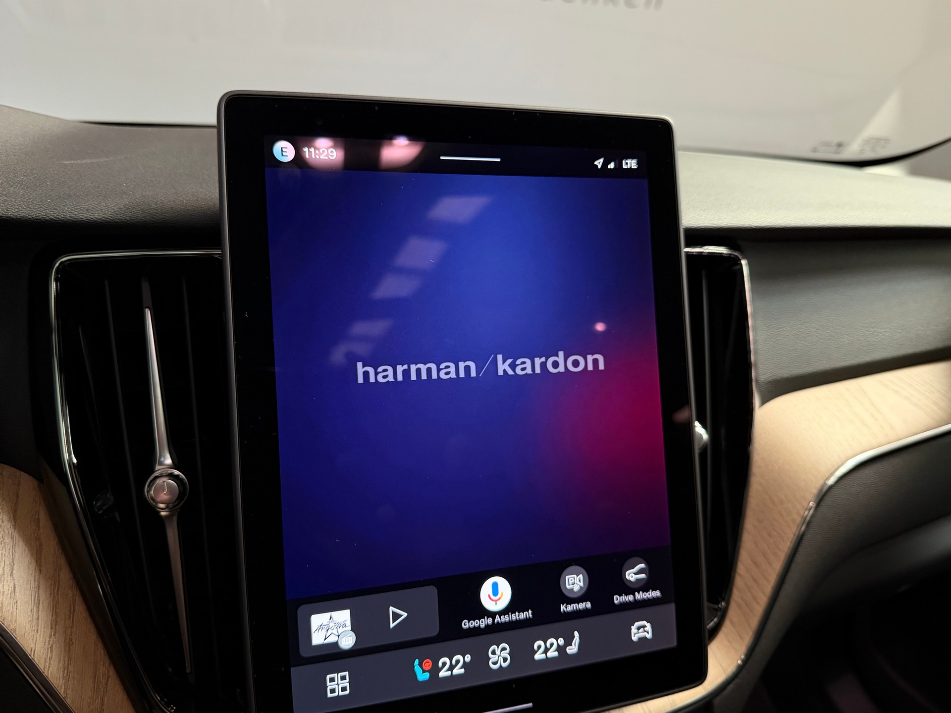 VOLVO XC60 T6 eAWD PluginHybrid Plus Dark Geartronic-image-28