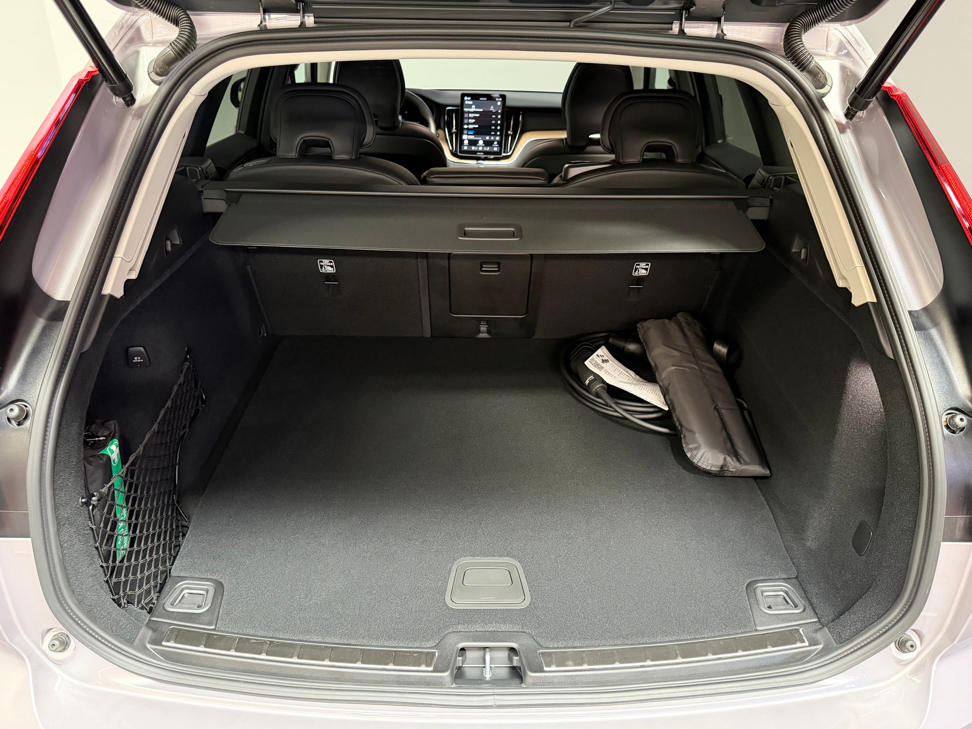 VOLVO XC60 T6 eAWD PluginHybrid Plus Dark Geartronic-image-11