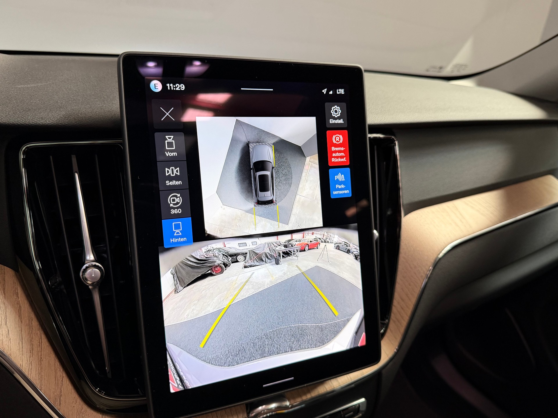 VOLVO XC60 T6 eAWD PluginHybrid Plus Dark Geartronic-image-25