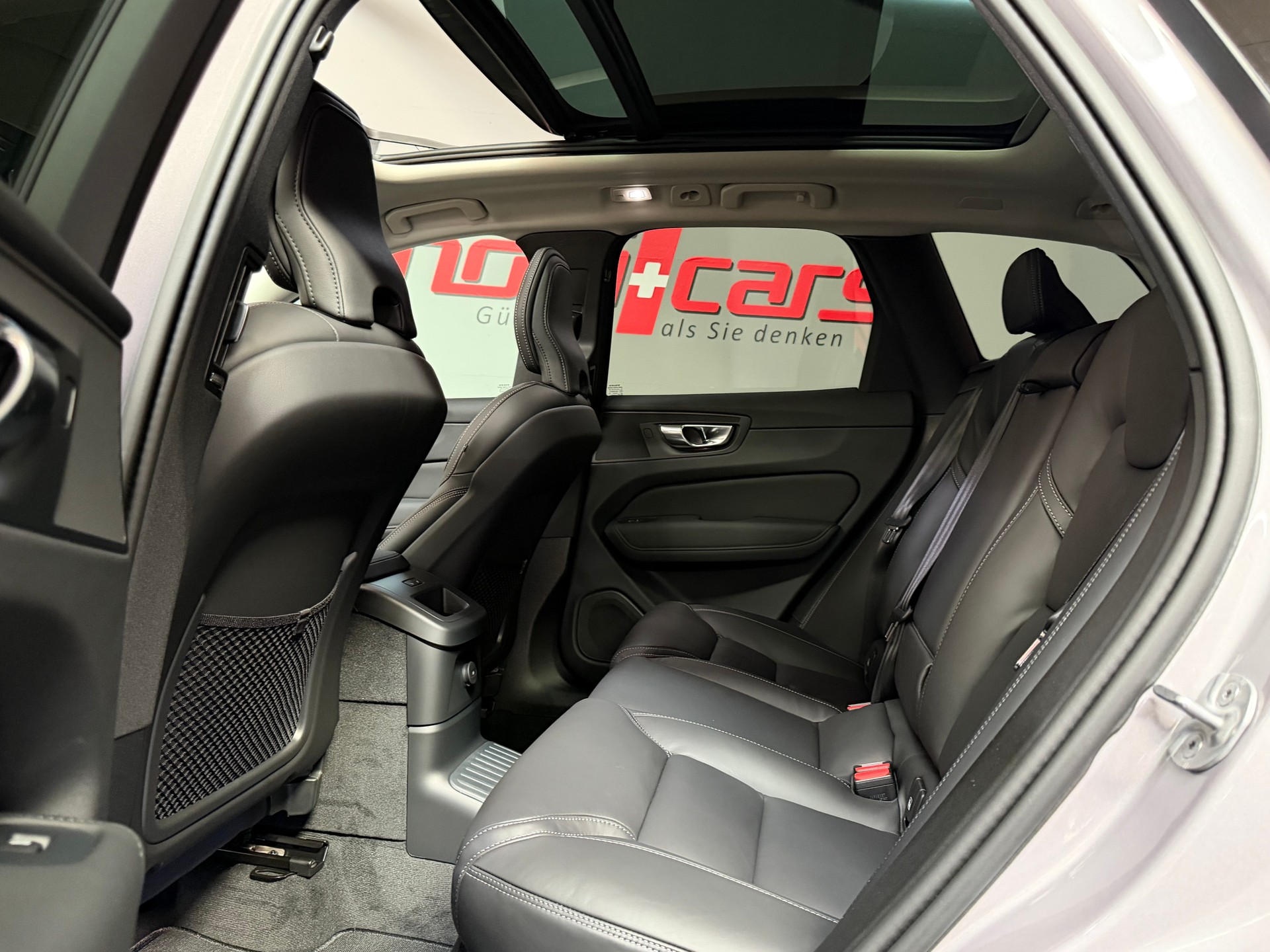 VOLVO XC60 T6 eAWD PluginHybrid Plus Dark Geartronic-image-14