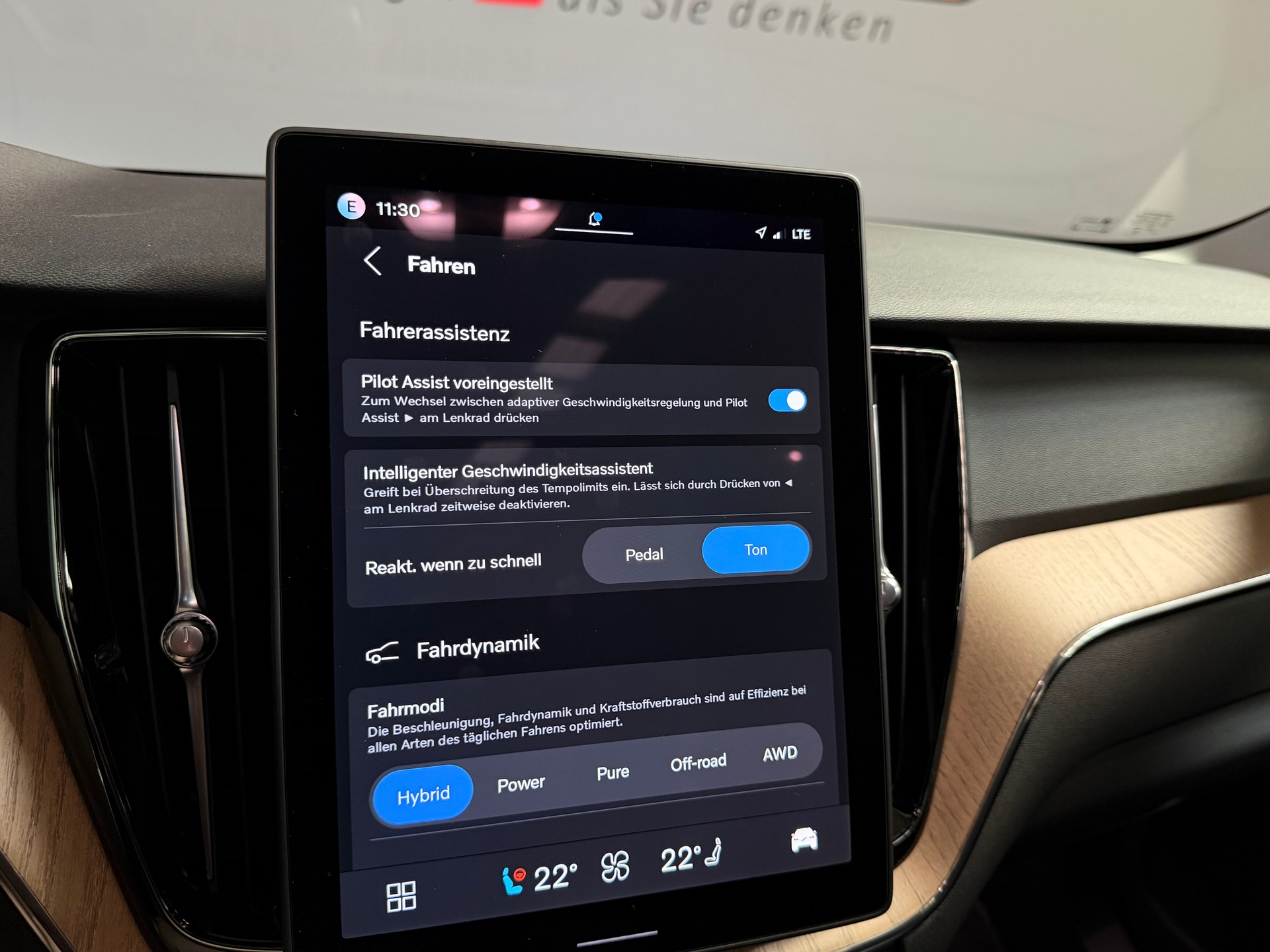 VOLVO XC60 T6 eAWD PluginHybrid Plus Dark Geartronic-image-29