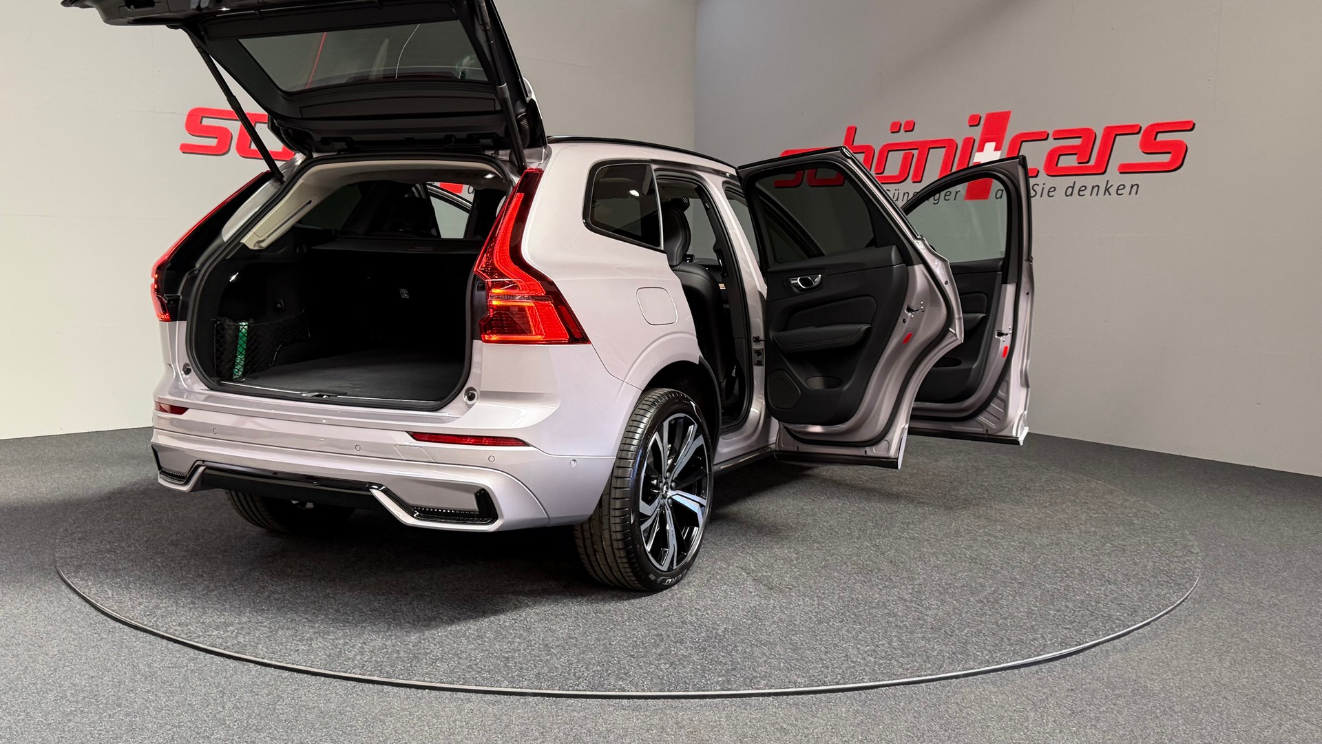 VOLVO XC60 T6 eAWD PluginHybrid Plus Dark Geartronic-image-6