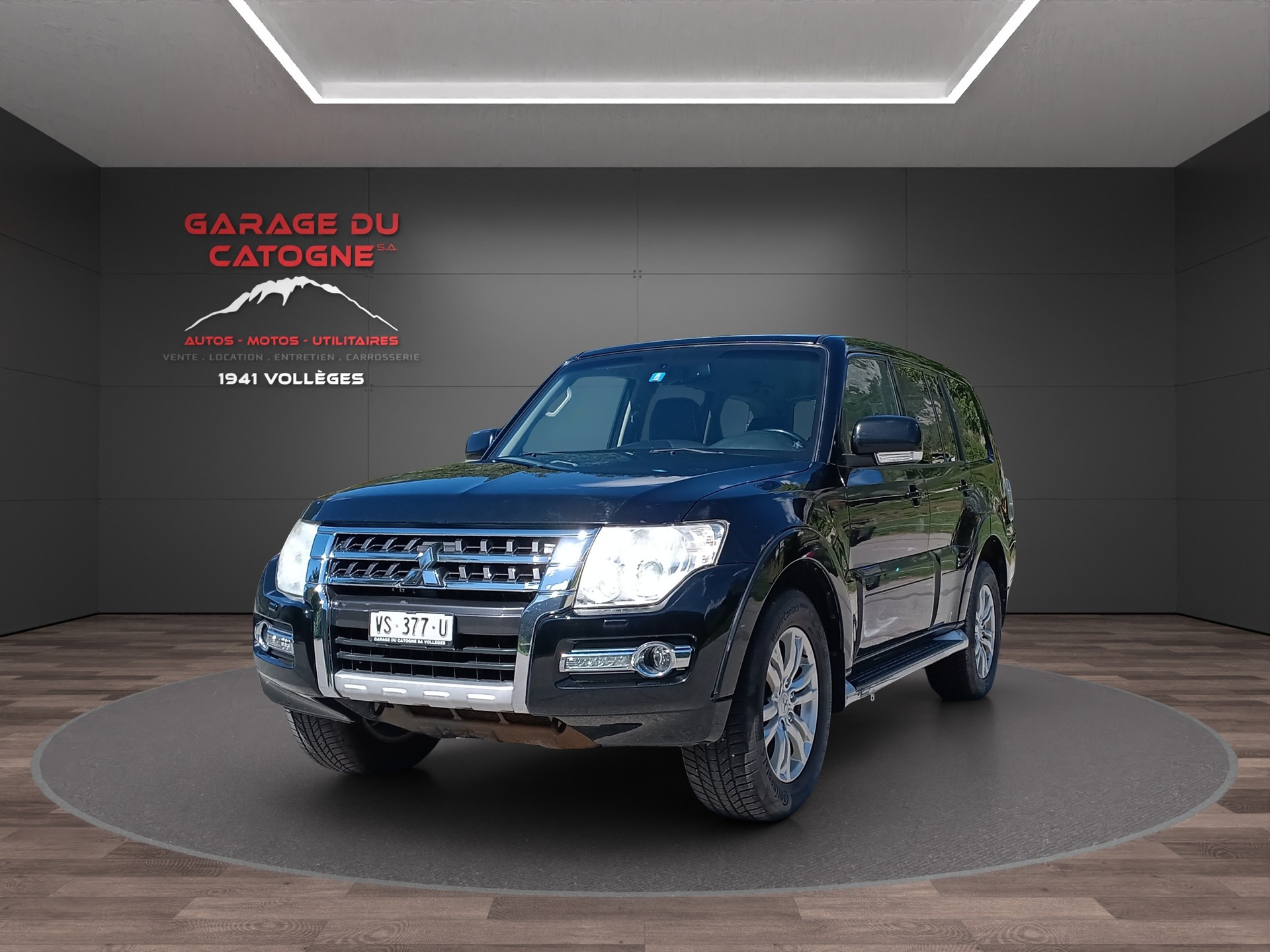 MITSUBISHI Pajero 3.2 DI-D *** 7 places***-showroom-element-2