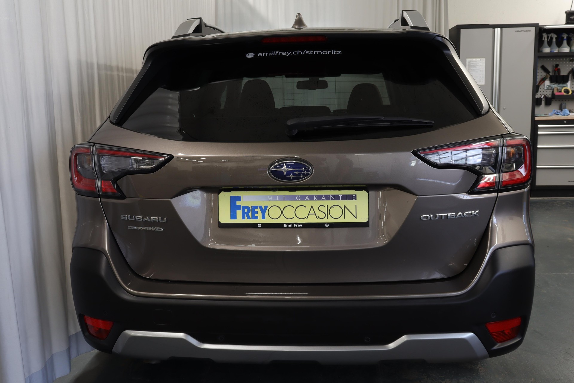 SUBARU Outback 2.5i Luxury-image-13