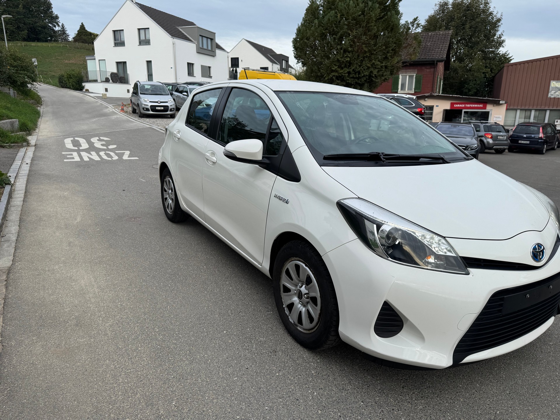 TOYOTA Yaris 1.5 VVT-i Hybrid Luna CVT-showroom-element-2