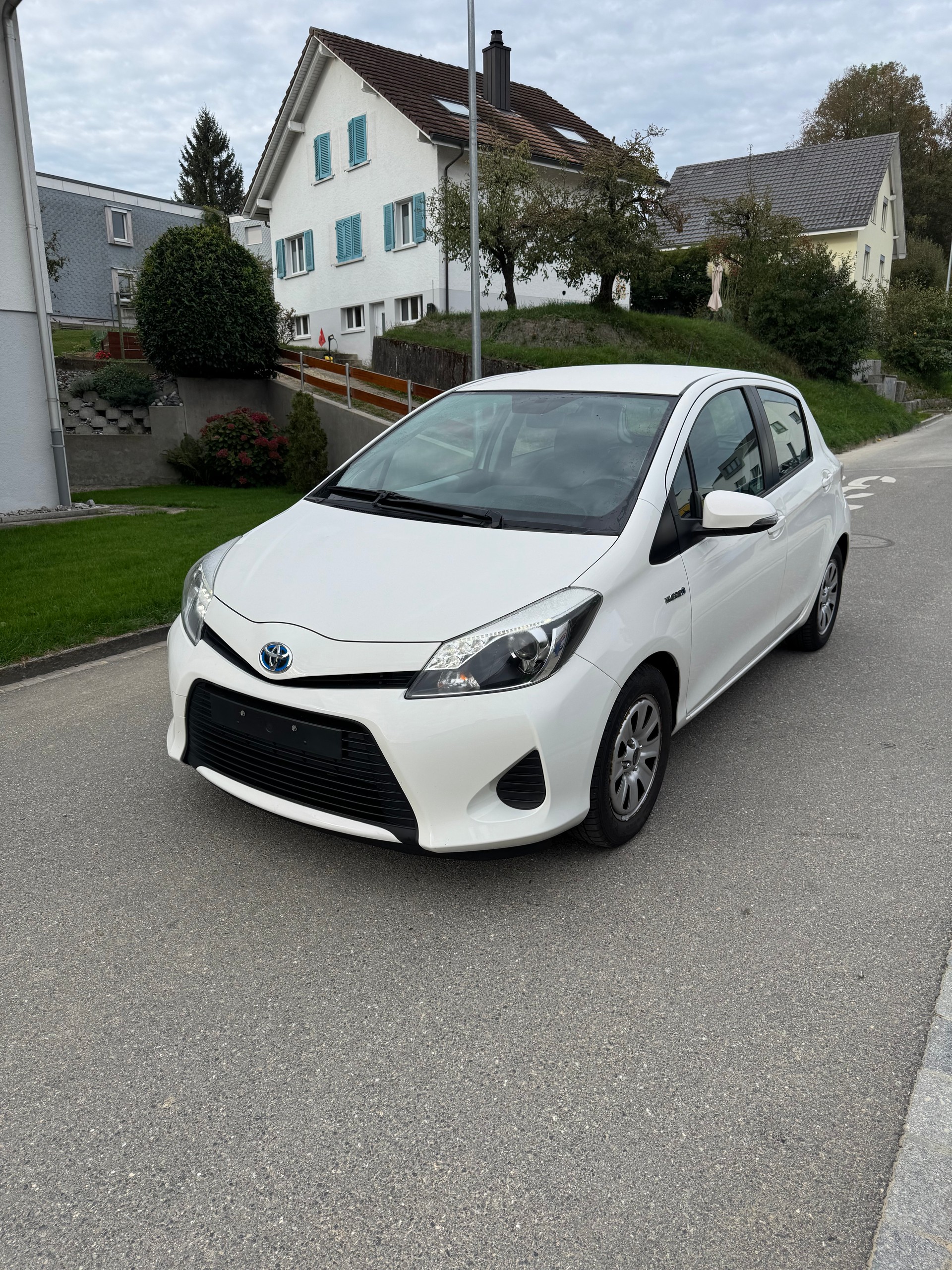 TOYOTA Yaris 1.5 VVT-i Hybrid Luna CVT
