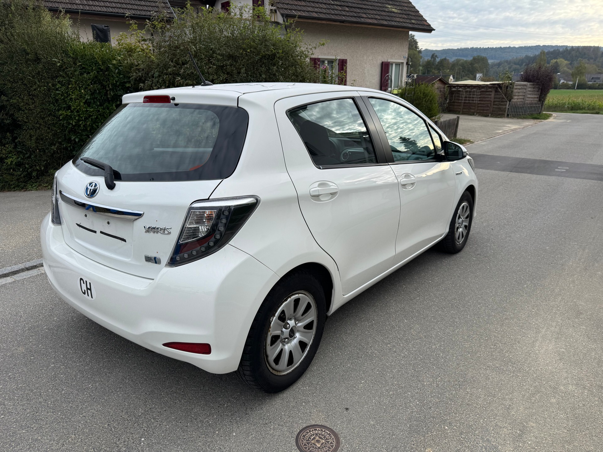 TOYOTA Yaris 1.5 VVT-i Hybrid Luna CVT-showroom-element-3