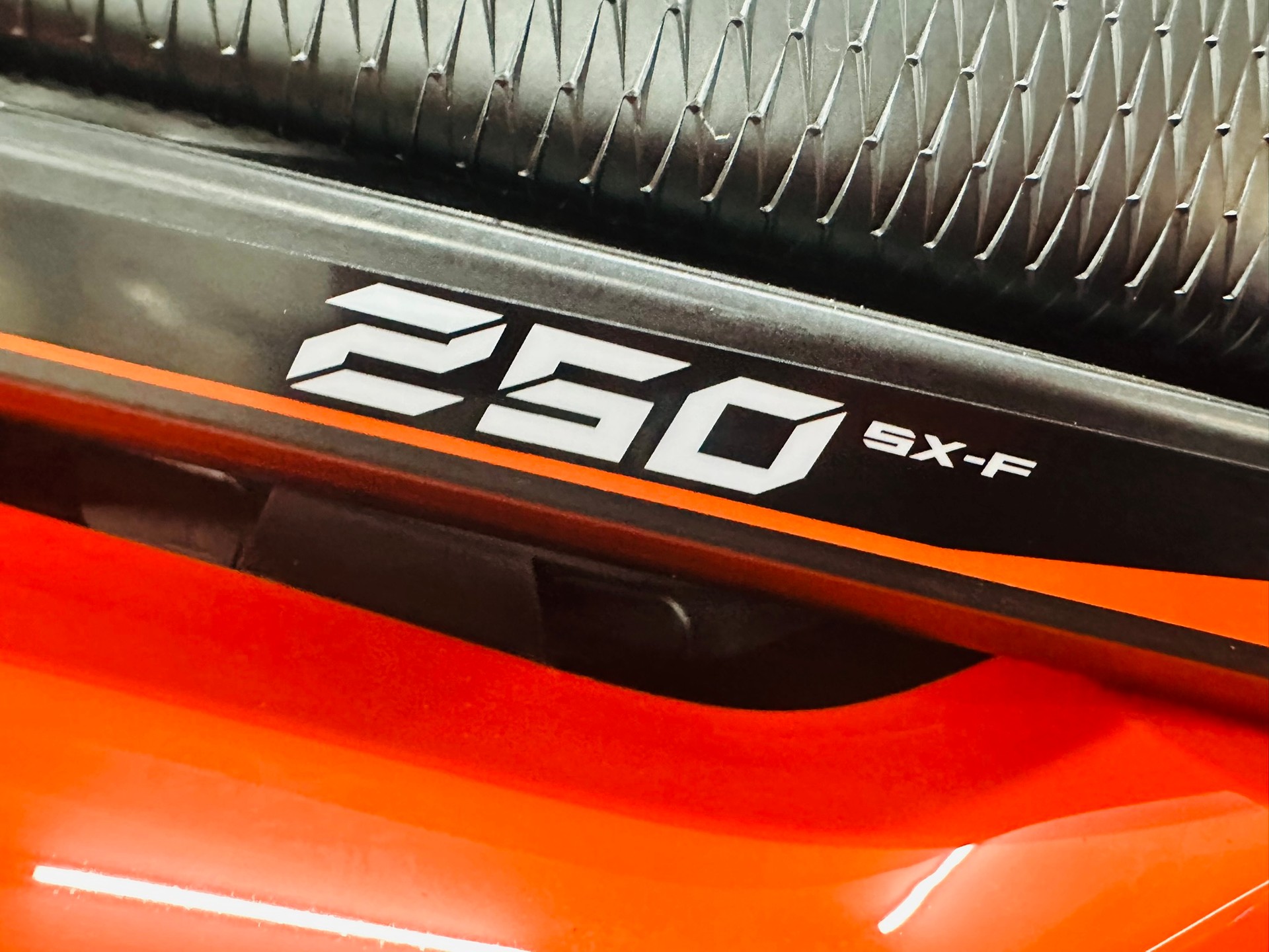 KTM 250 SX-F // 2027-image-2
