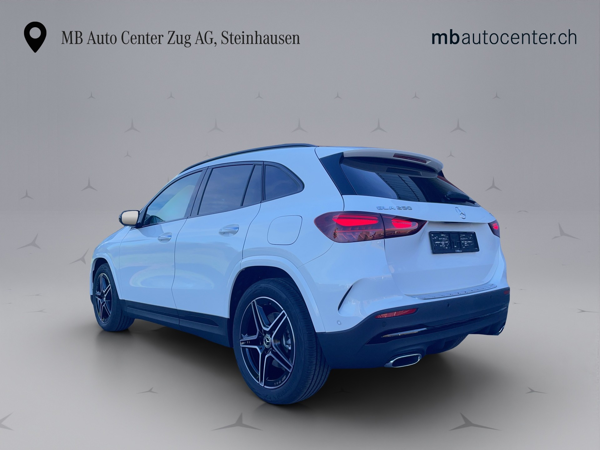 MERCEDES-BENZ GLA-Klasse H247 GLA 250 Swiss Star AMG Line 4matic-showroom-element-3