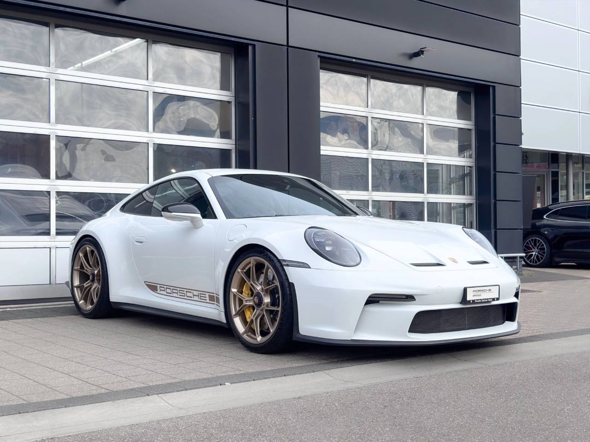 PORSCHE 911 GT3 mit Touring-Paket-image-8