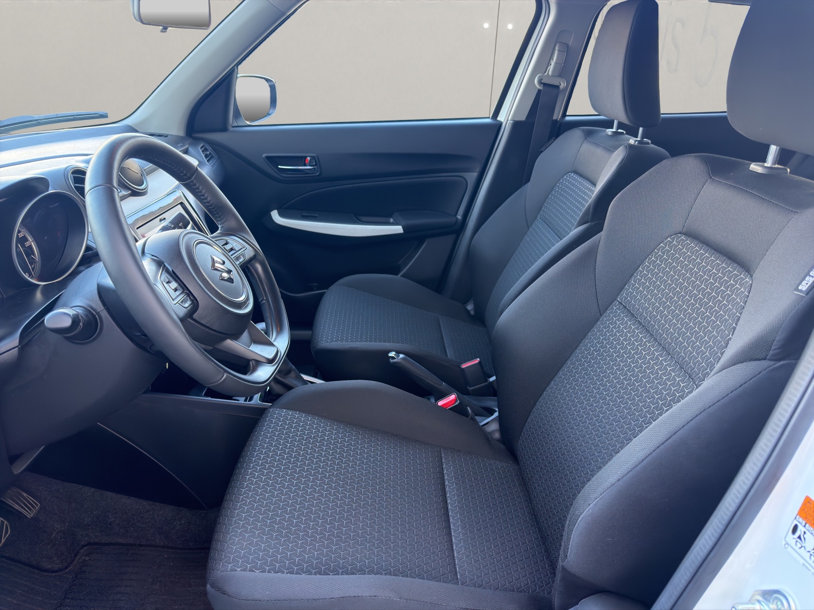 SUZUKI Swift 1.2 Compact+ Hybrid-image-4