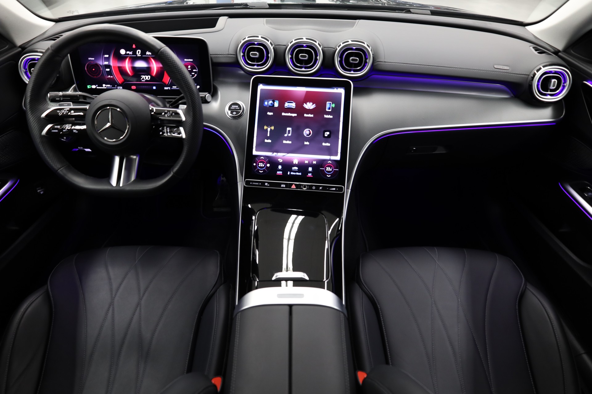 MERCEDES-BENZ C 200 AMG Line 4matic-image-13