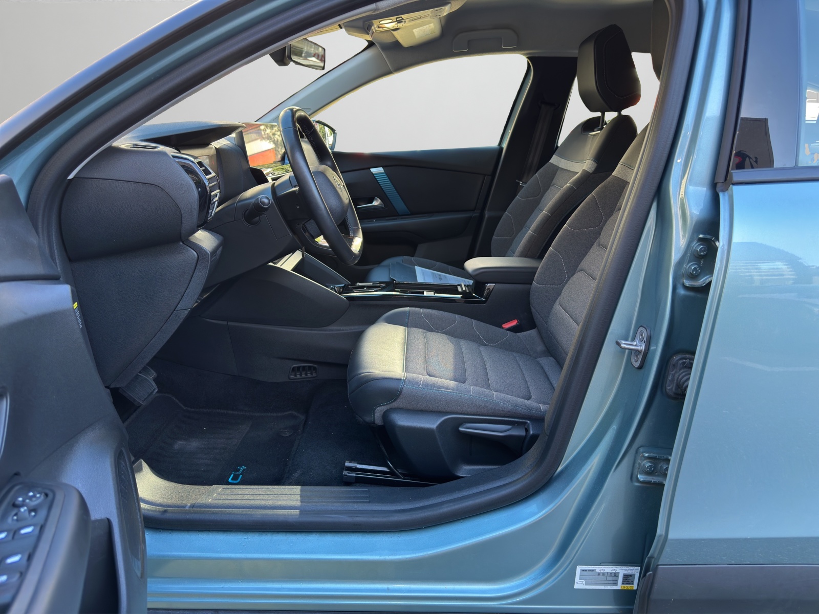 CITROEN e-C4 Swiss Edition-image-7