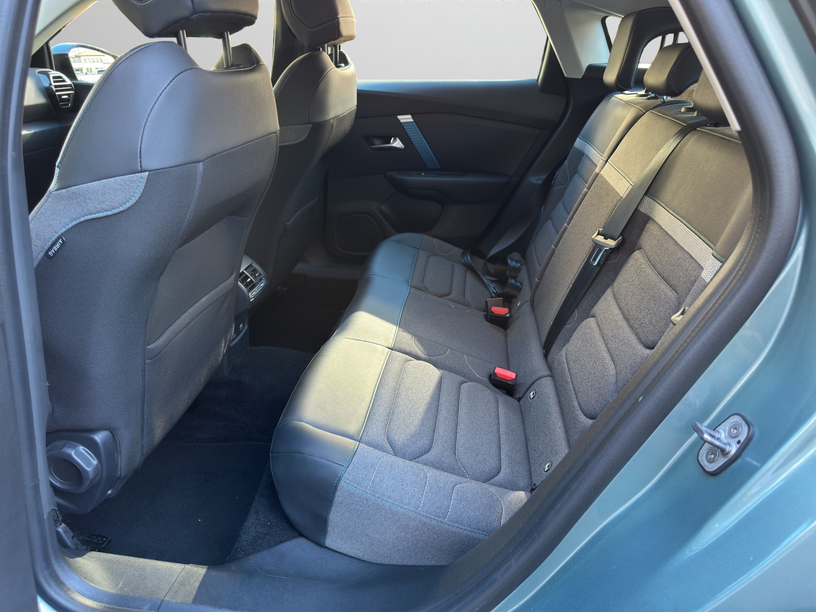 CITROEN e-C4 Swiss Edition-image-18