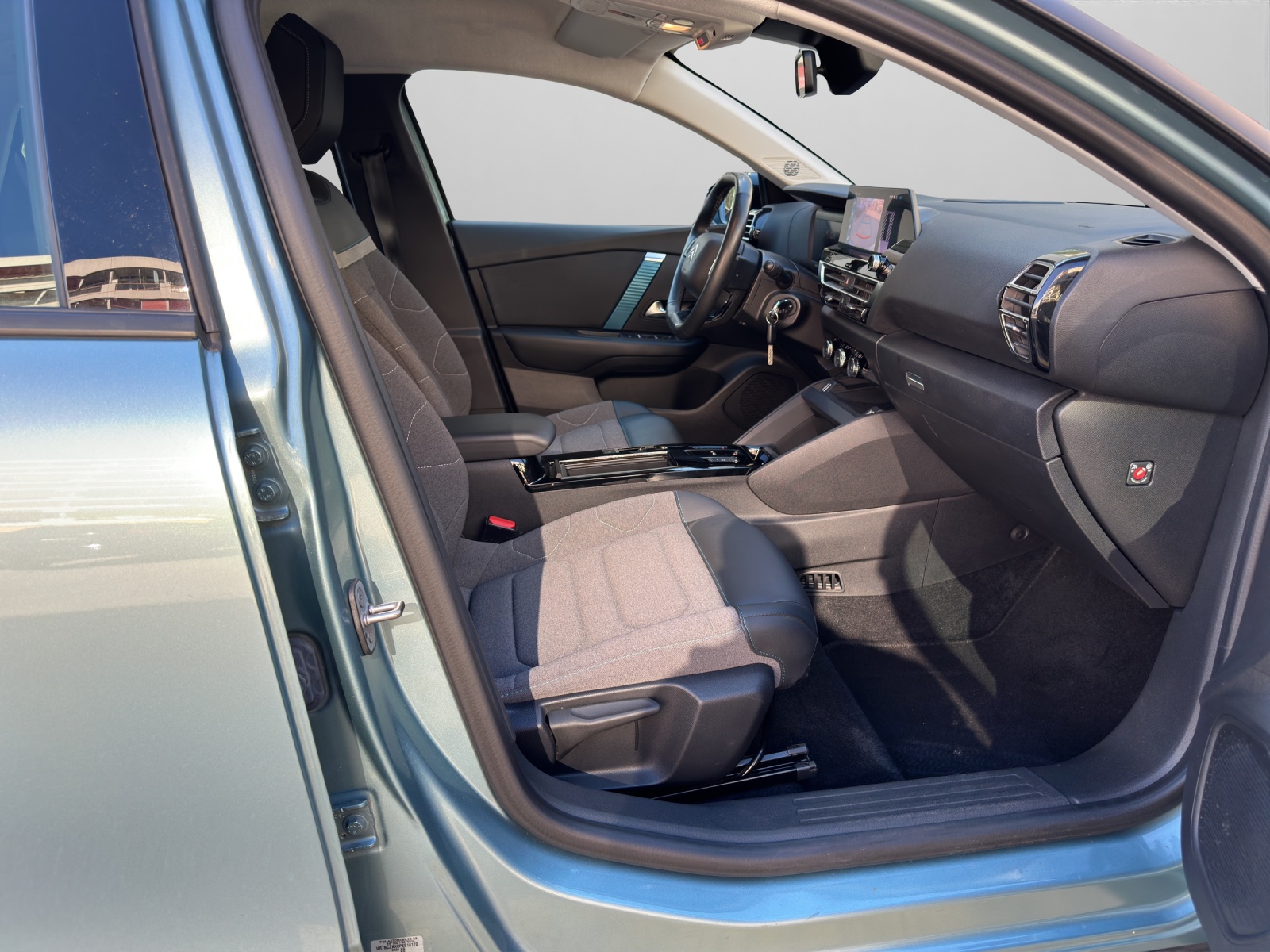 CITROEN e-C4 Swiss Edition-image-17