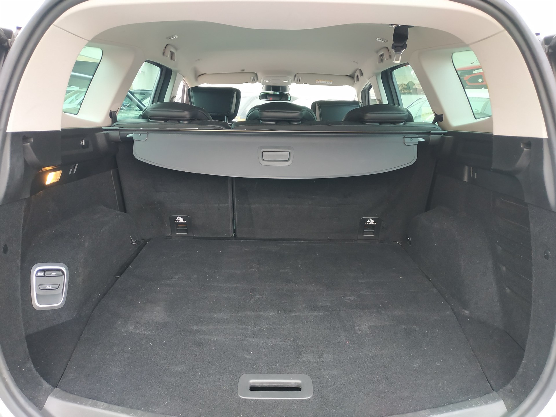 RENAULT Grand Scénic 1.6 dCi Intens EDC-image-19