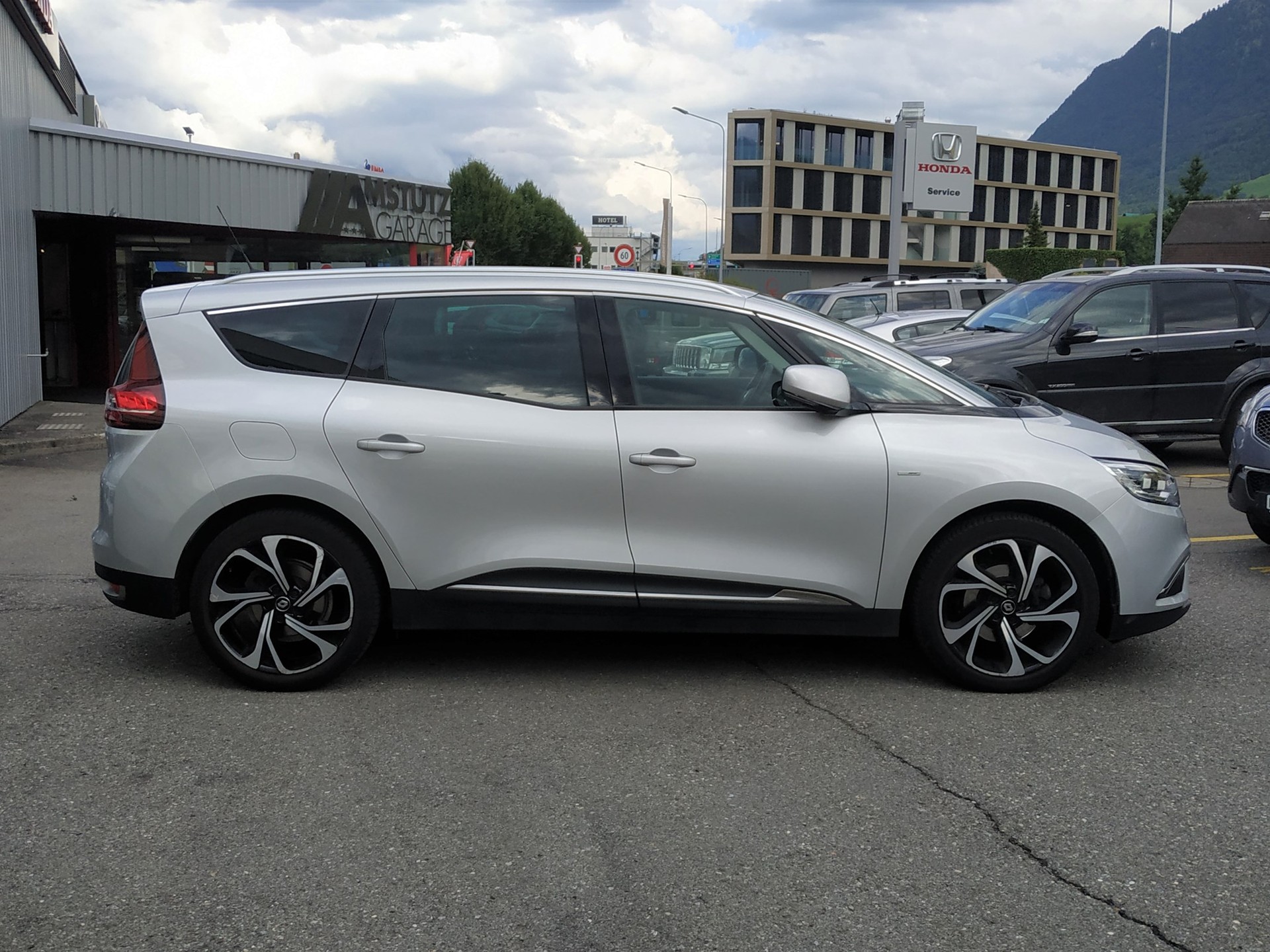RENAULT Grand Scénic 1.6 dCi Intens EDC-image-4
