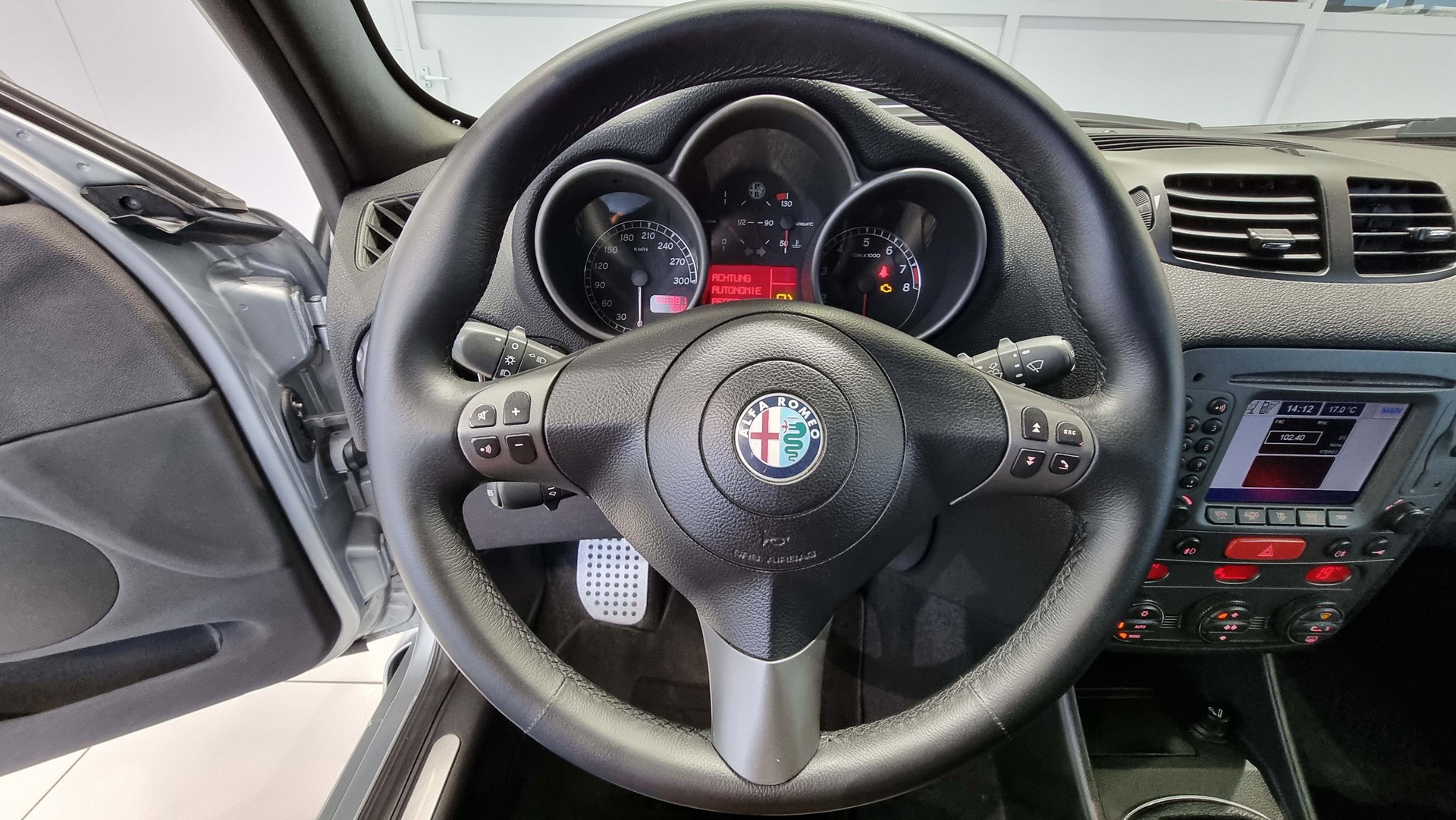 ALFA ROMEO 147 3.2 GTA-image-8