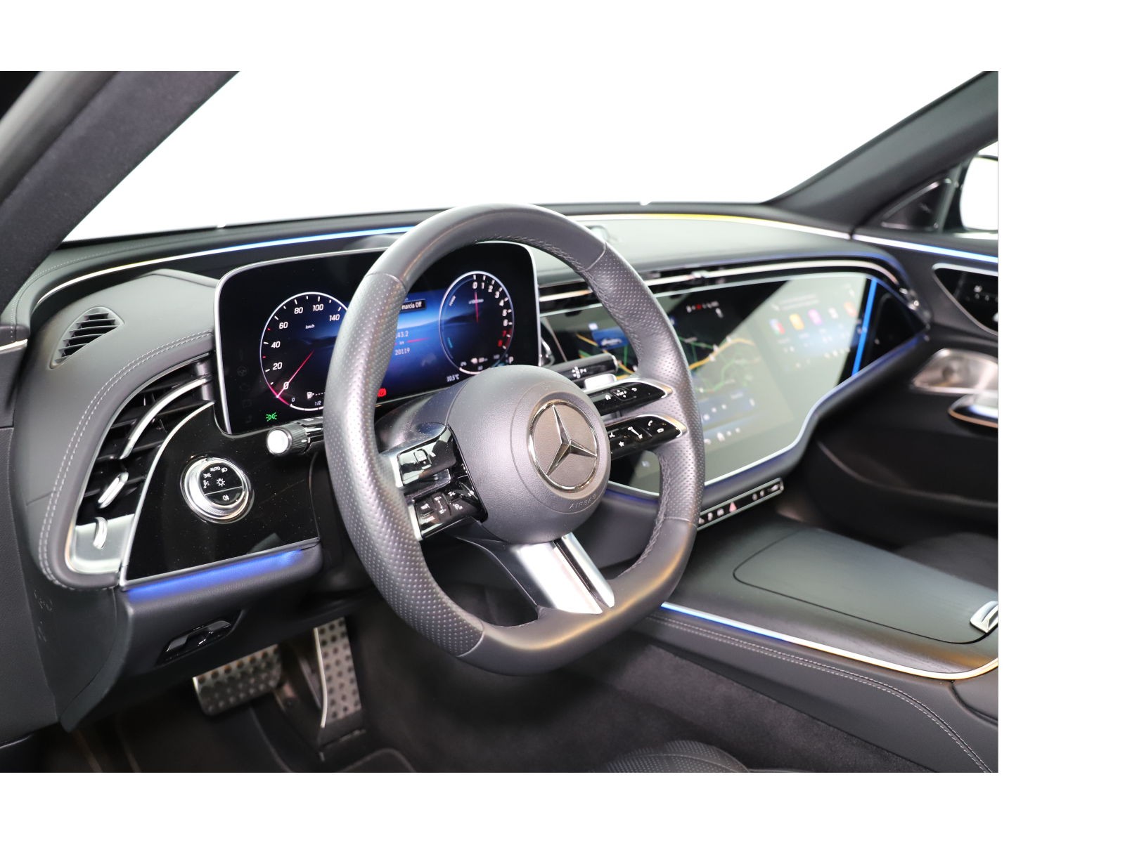 MERCEDES-BENZ E 400 e 4Matic 9G-Tronic-image-10
