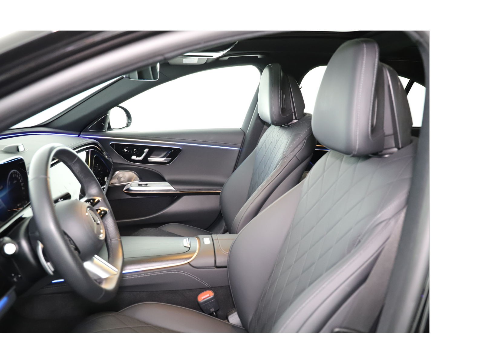 MERCEDES-BENZ E 400 e 4Matic 9G-Tronic-image-9
