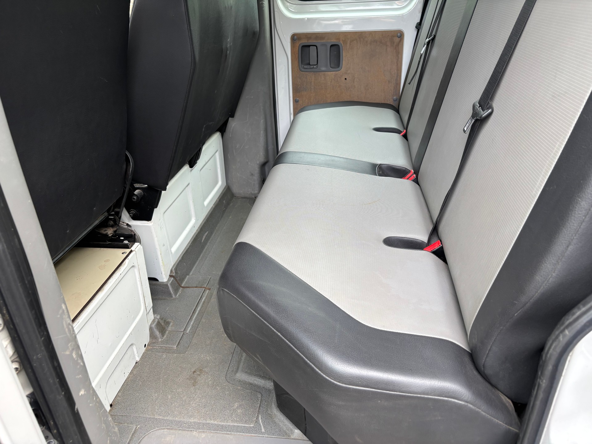 VW Crafter 35 2.0 TDI CR-image-8