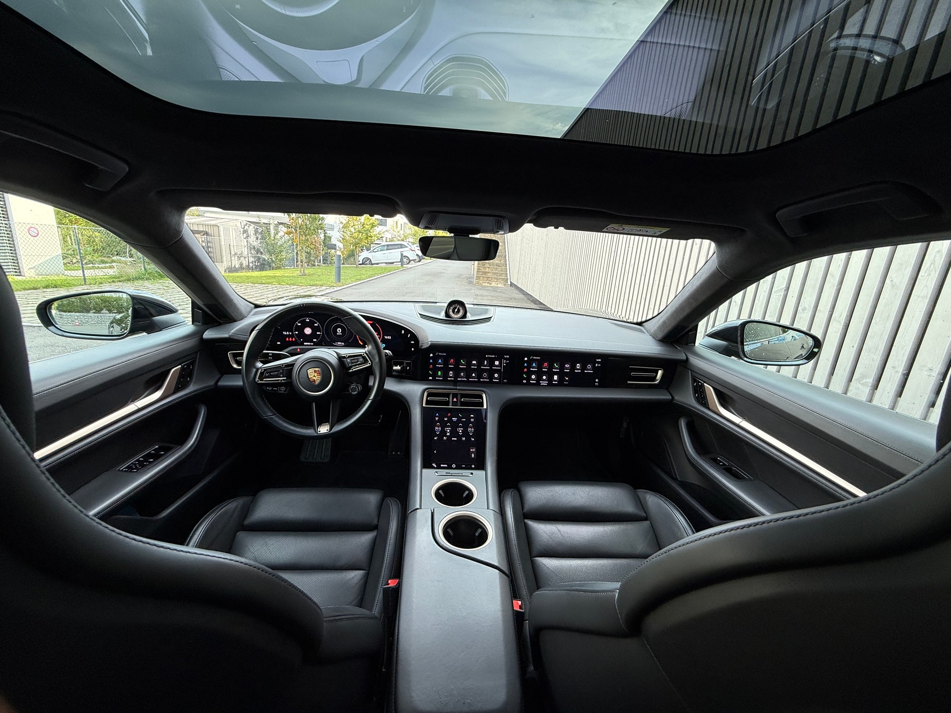 PORSCHE Taycan Turbo Cross Turismo-image-6