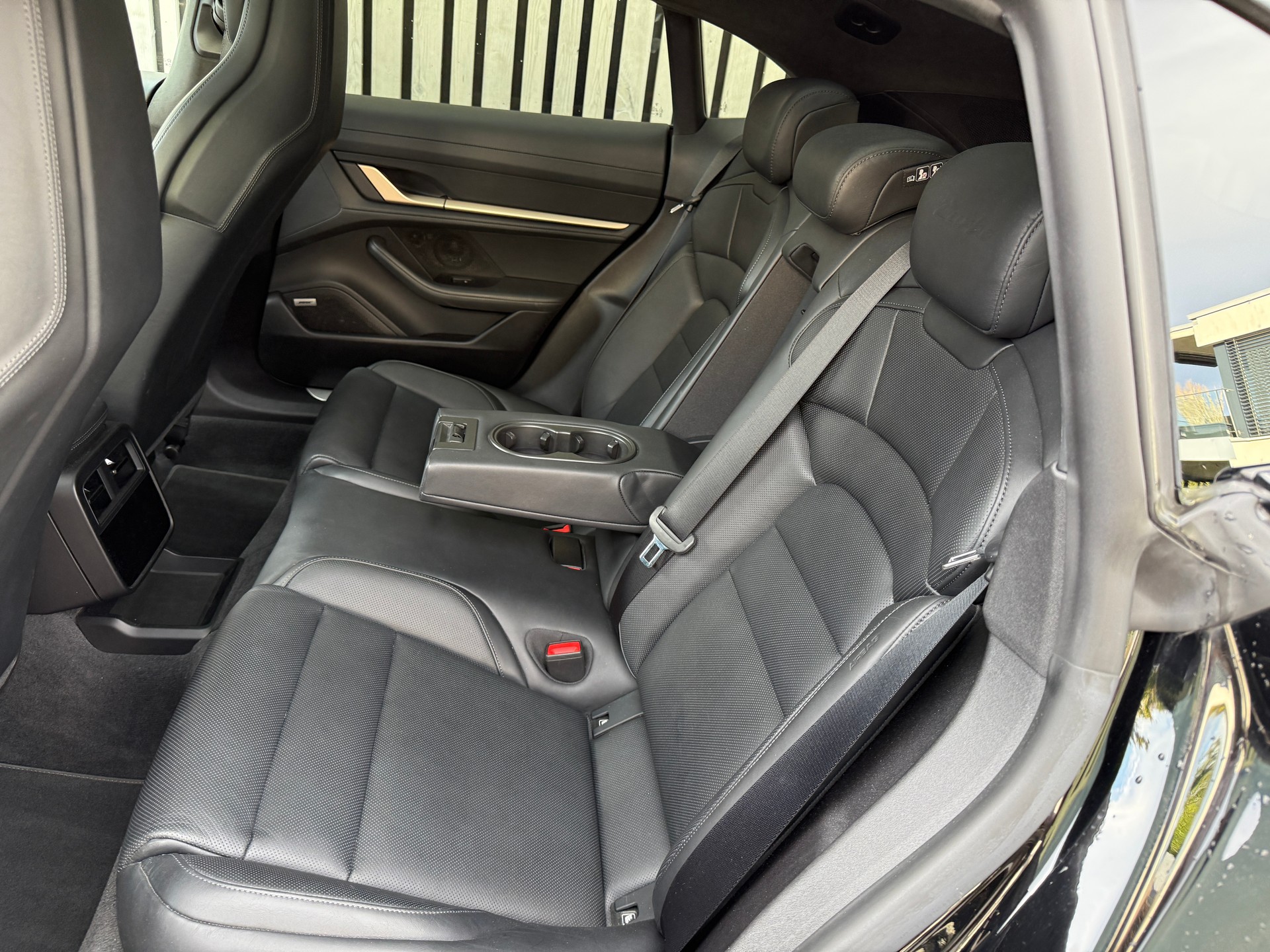 PORSCHE Taycan Turbo Cross Turismo-image-11
