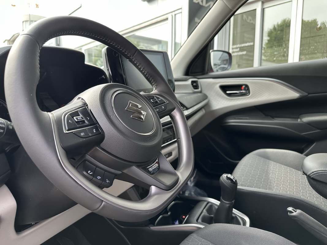 SUZUKI Swift 1.2 Tradizio Top Hybrid 4x4-image-6