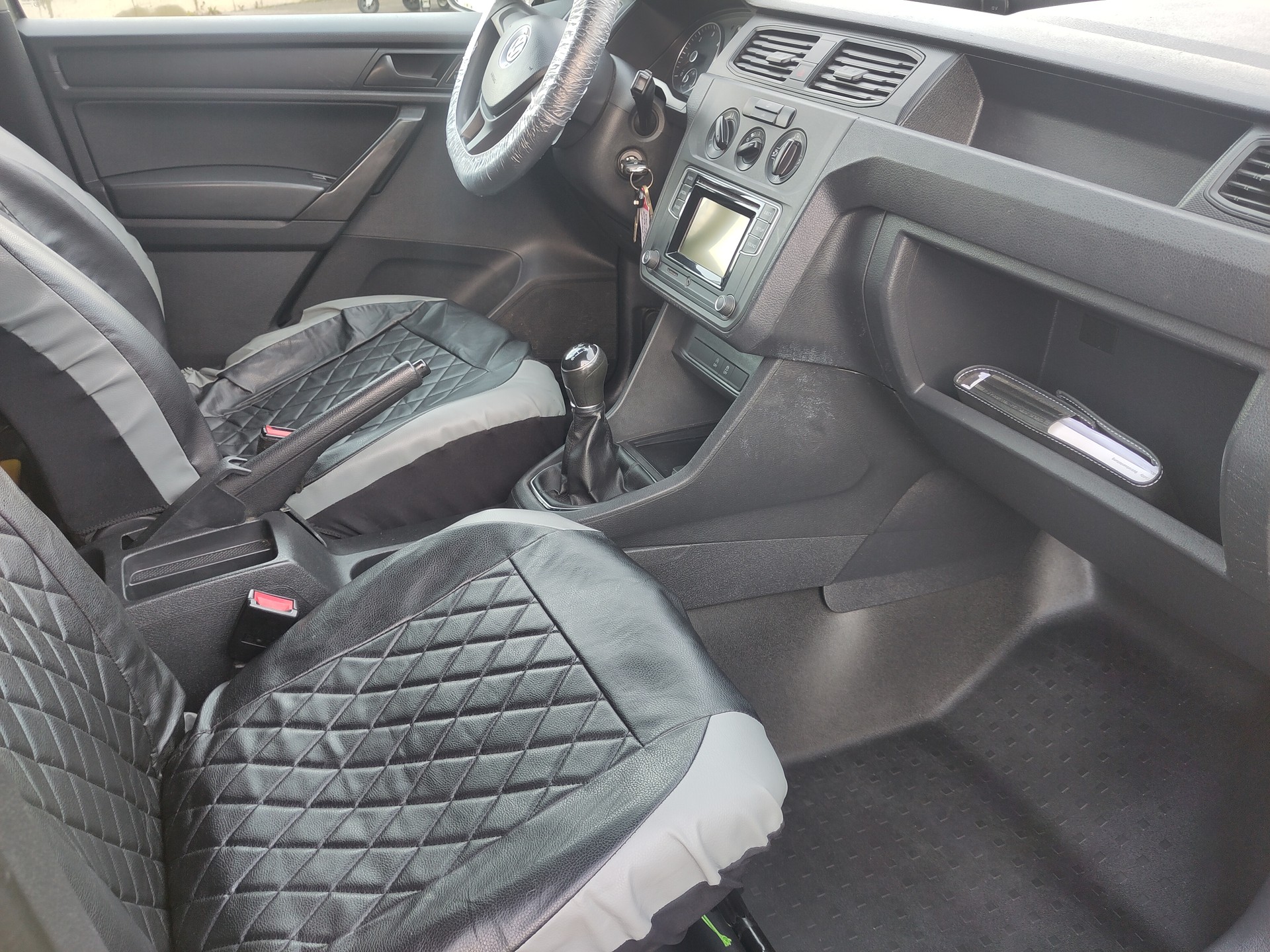 VW Caddy 2.0TDI 4Motion BlueMotion Technology-image-7