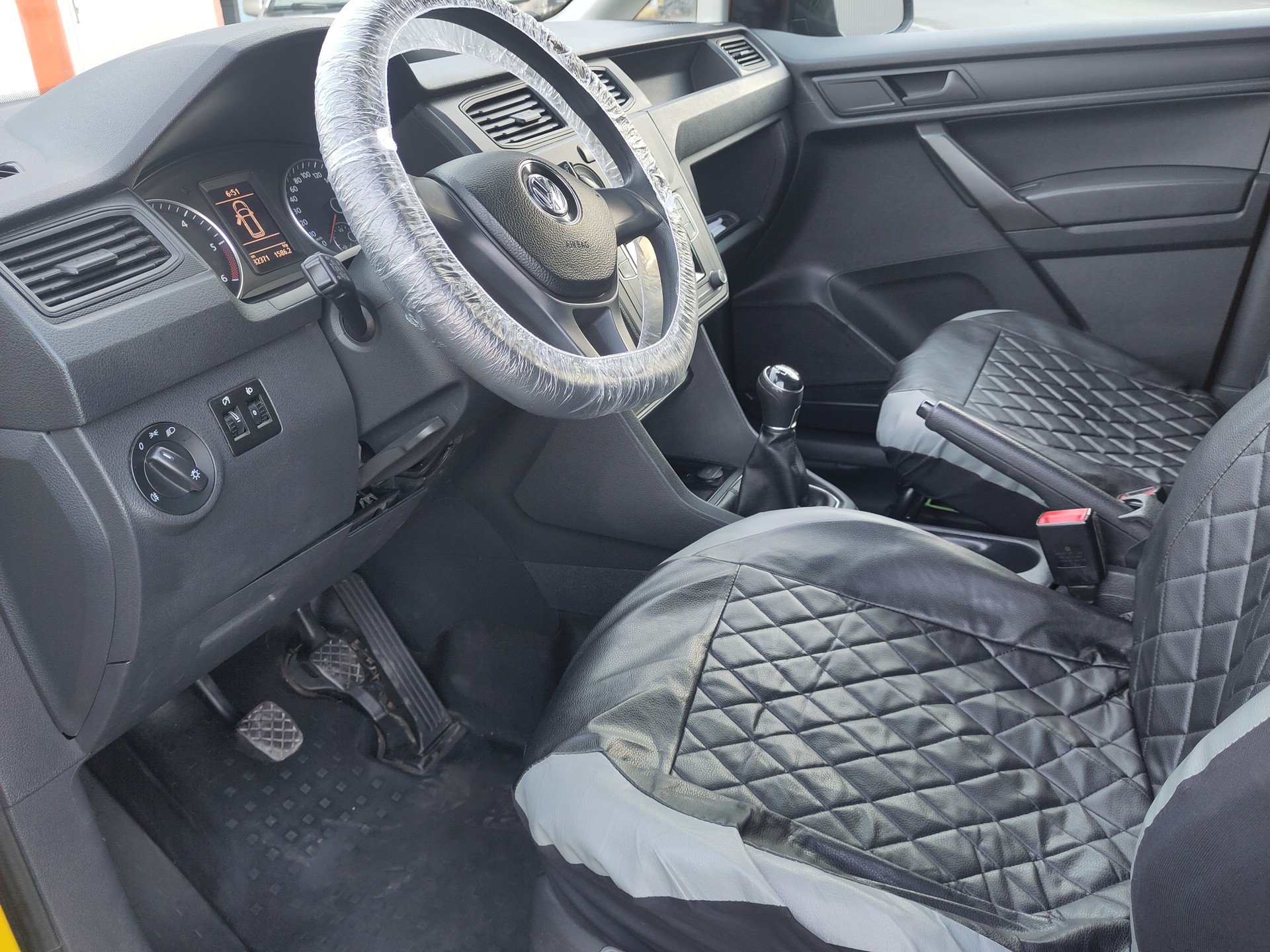 VW Caddy 2.0TDI 4Motion BlueMotion Technology-image-4