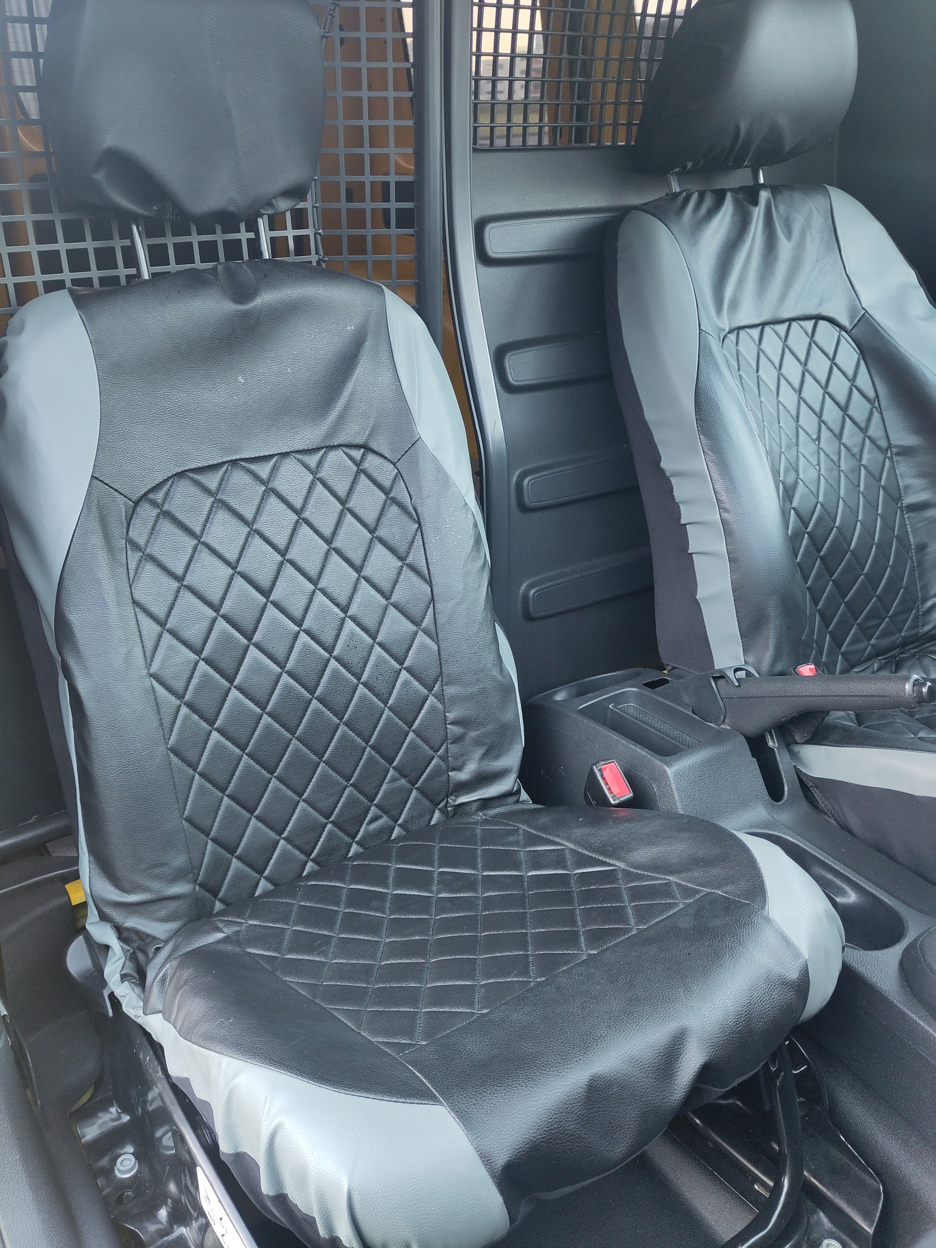 VW Caddy 2.0TDI 4Motion BlueMotion Technology-image-6