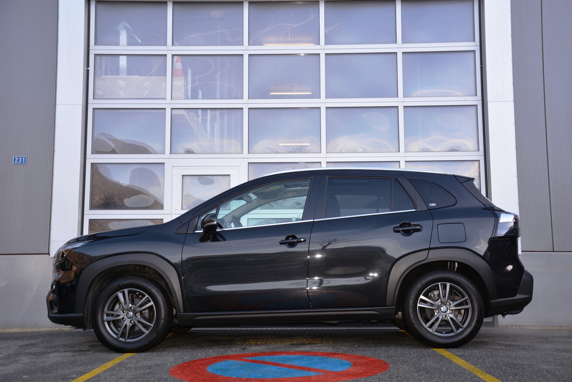SUZUKI SX4 S-Cross 1.4 16V Compact Top Hybrid 4WD Automatic-image-3