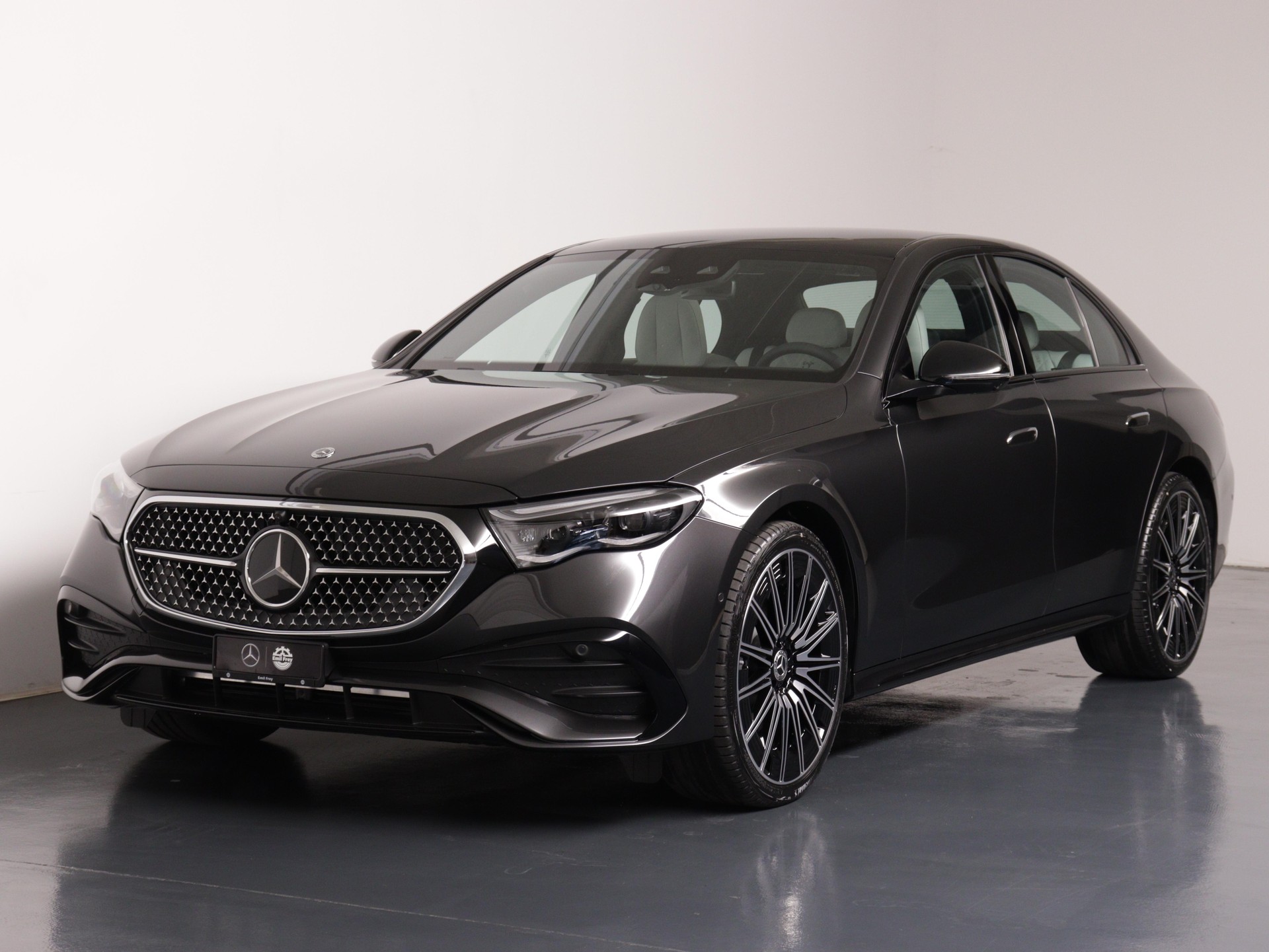 MERCEDES-BENZ E 220 d AMG Line 4matic-showroom-element-1