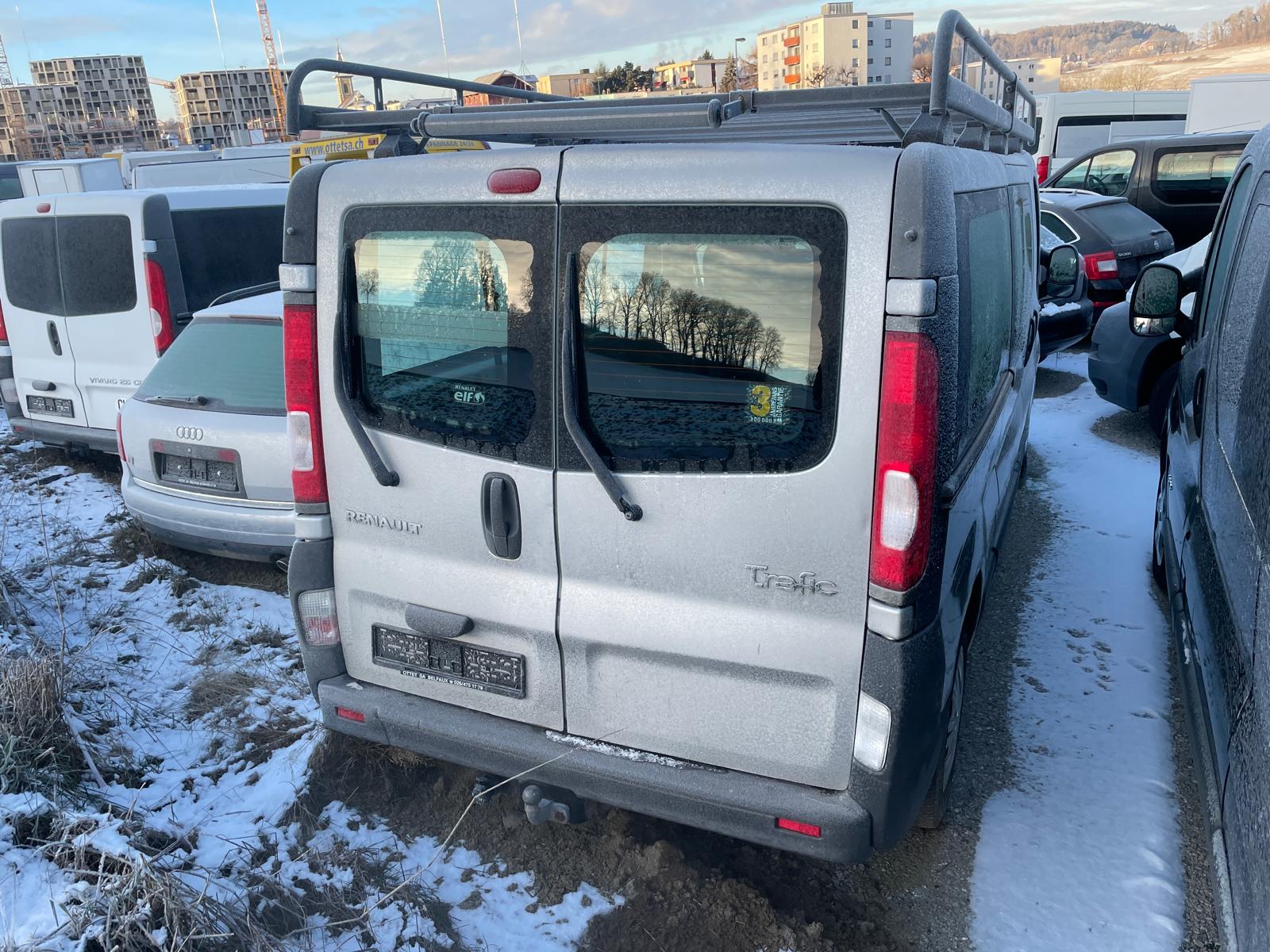RENAULT Trafic 2.0 dCi 115 2.9t L2H1 Authentique-image-3