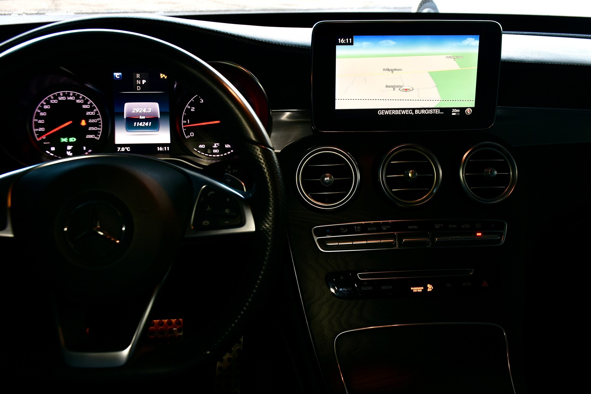 MERCEDES-BENZ GLC Coupé 43 AMG 4Matic 9G-Tronic-image-9