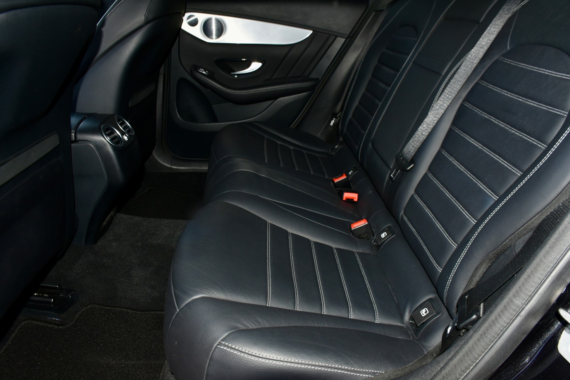 MERCEDES-BENZ GLC Coupé 43 AMG 4Matic 9G-Tronic-image-4