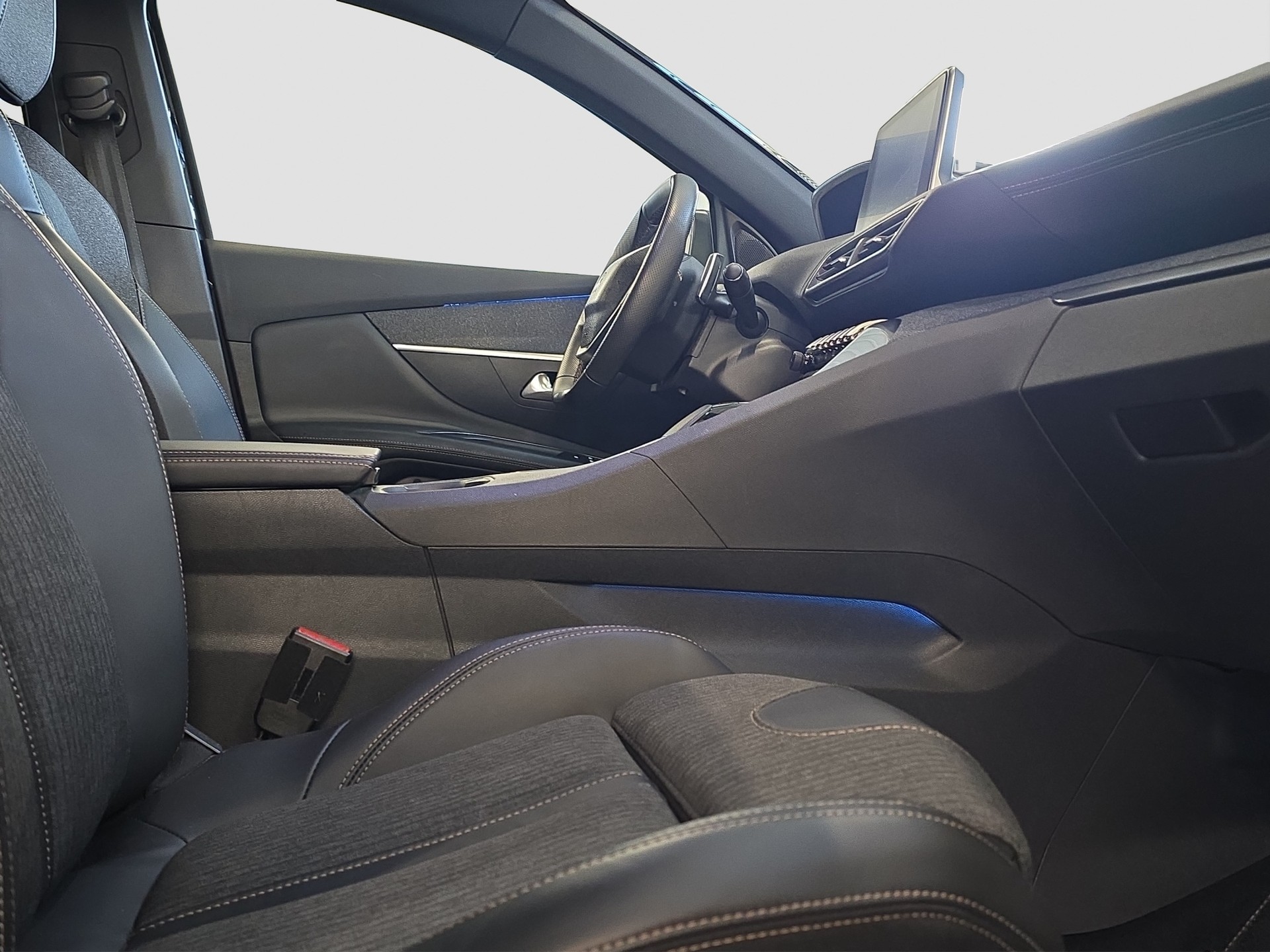 PEUGEOT 3008 1.6 THP GT Line EAT-image-9